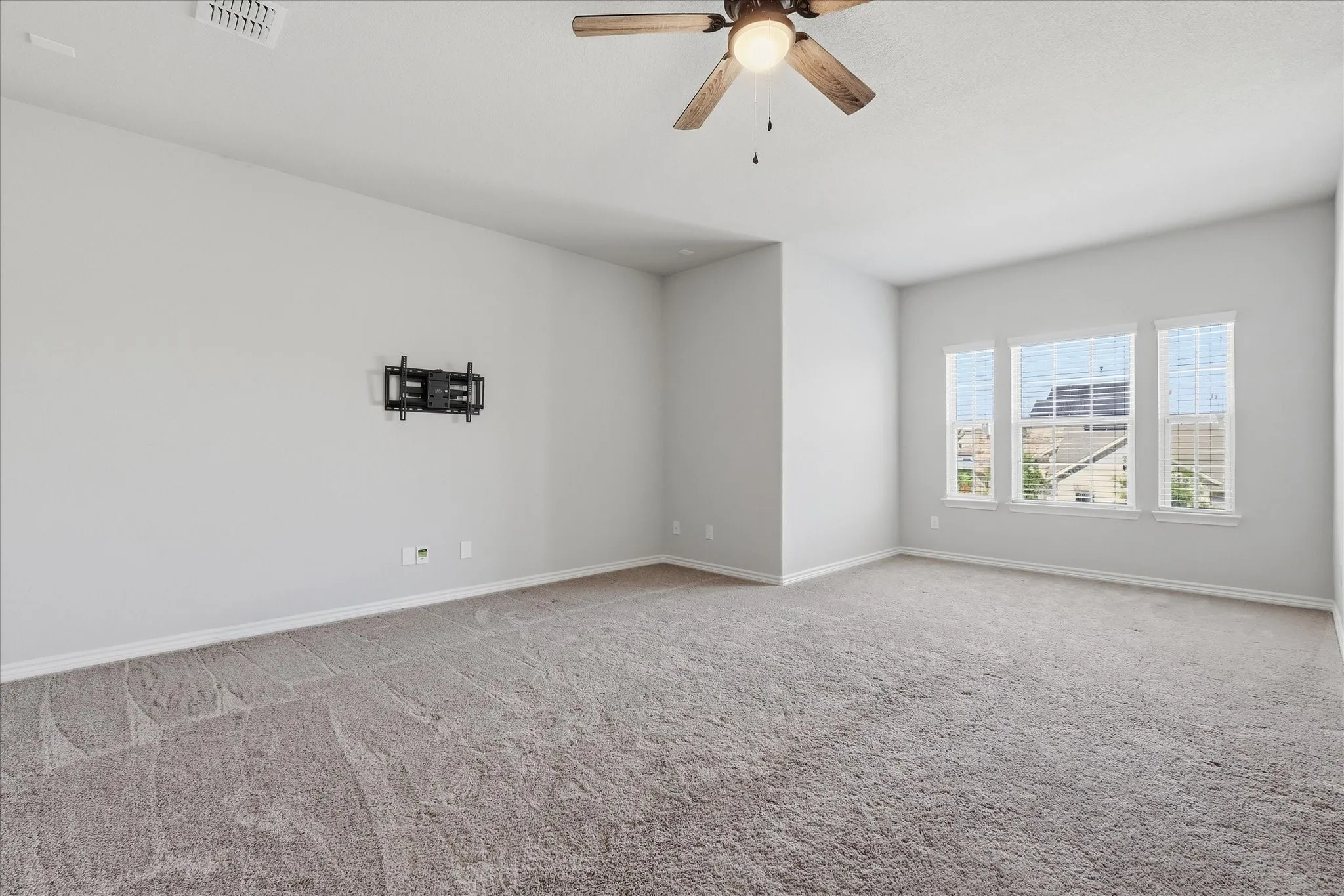 Single Family Residence For Sale in Denton County , 5904 Humber Lane, Celina, Texas 76227, 4 Bedroom, 3 Bathroom, 3 Garage spaces, 3,068 Sqft, built in 2018, mls#21394310, Real Estate Agent in Celina, Homes For Sale in Denton county, Homes For Sale in Celina, Realtor in Celina Texas, Real Estate Brokerage Independent Realty Texas, Luminita Cordes Realtor