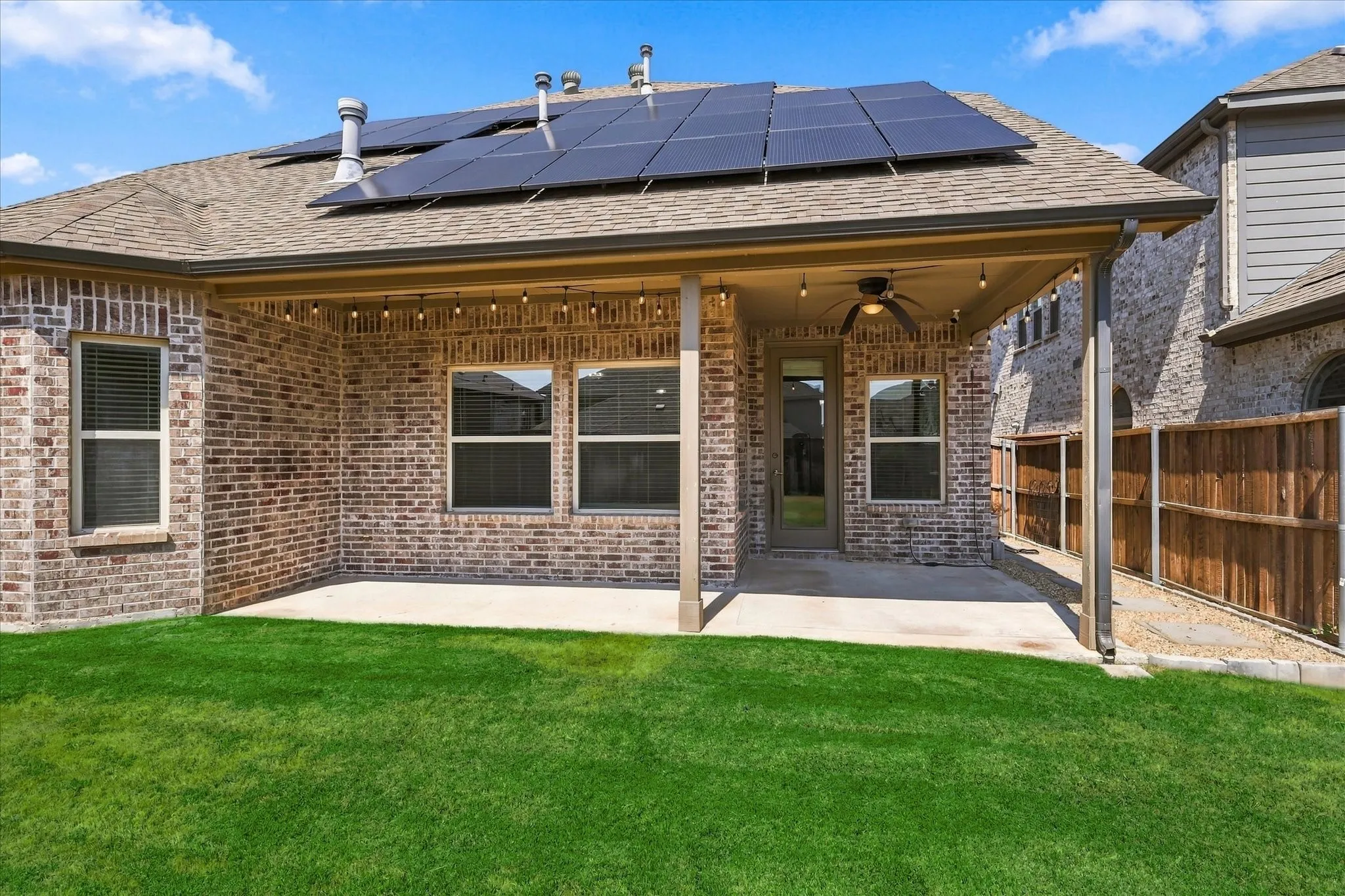 Single Family Residence For Sale in Denton County , 5904 Humber Lane, Celina, Texas 76227, 4 Bedroom, 3 Bathroom, 3 Garage spaces, 3,068 Sqft, built in 2018, mls#21394310, Real Estate Agent in Celina, Homes For Sale in Denton county, Homes For Sale in Celina, Realtor in Celina Texas, Real Estate Brokerage Independent Realty Texas, Luminita Cordes Realtor