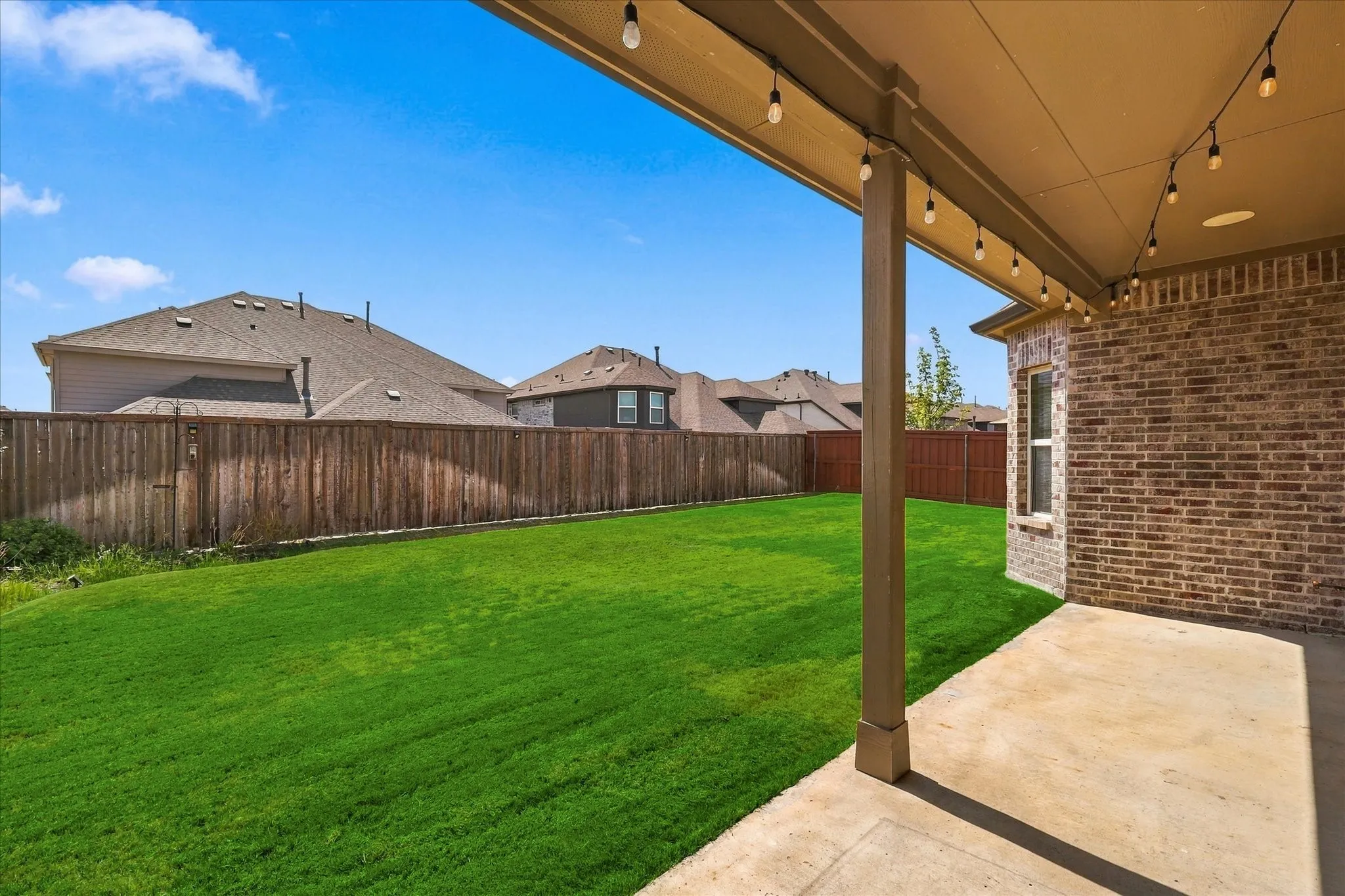 Single Family Residence For Sale in Denton County , 5904 Humber Lane, Celina, Texas 76227, 4 Bedroom, 3 Bathroom, 3 Garage spaces, 3,068 Sqft, built in 2018, mls#21394310, Real Estate Agent in Celina, Homes For Sale in Denton county, Homes For Sale in Celina, Realtor in Celina Texas, Real Estate Brokerage Independent Realty Texas, Luminita Cordes Realtor