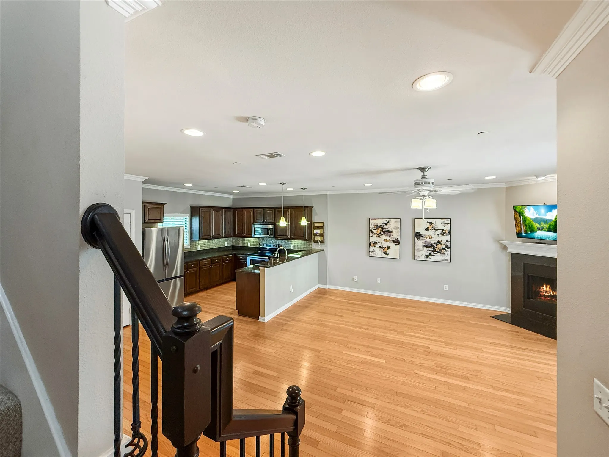 Condominium For Rent in Dallas County , 2403 Stutz Drive 4, Dallas, Texas 75235, 2 Bedroom, 3 Bathroom, 2 Garage spaces, 1,571 Sqft, built in 2006, mls#21382746, Real Estate Agent in Dallas, Homes For Rent in Dallas county, Homes For Rent in Dallas, Realtor in Dallas Texas, Real Estate Brokerage Independent Realty Texas, Luminita Cordes Realtor