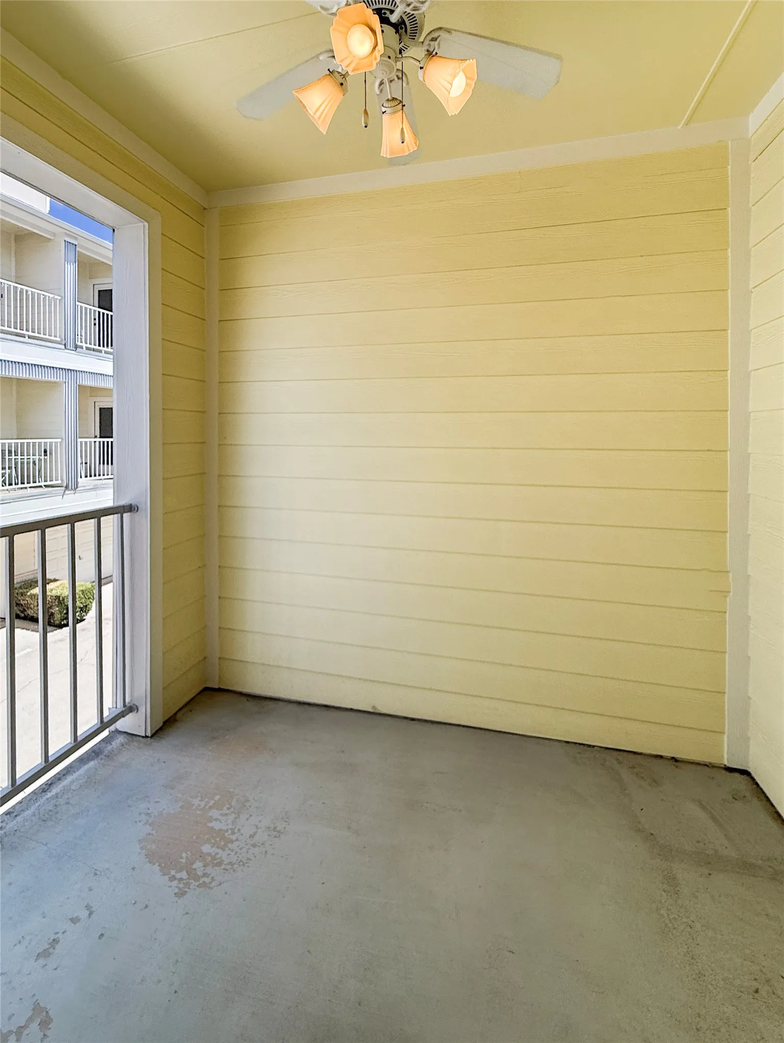 Condominium For Rent in Dallas County , 2403 Stutz Drive 4, Dallas, Texas 75235, 2 Bedroom, 3 Bathroom, 2 Garage spaces, 1,571 Sqft, built in 2006, mls#21382746, Real Estate Agent in Dallas, Homes For Rent in Dallas county, Homes For Rent in Dallas, Realtor in Dallas Texas, Real Estate Brokerage Independent Realty Texas, Luminita Cordes Realtor