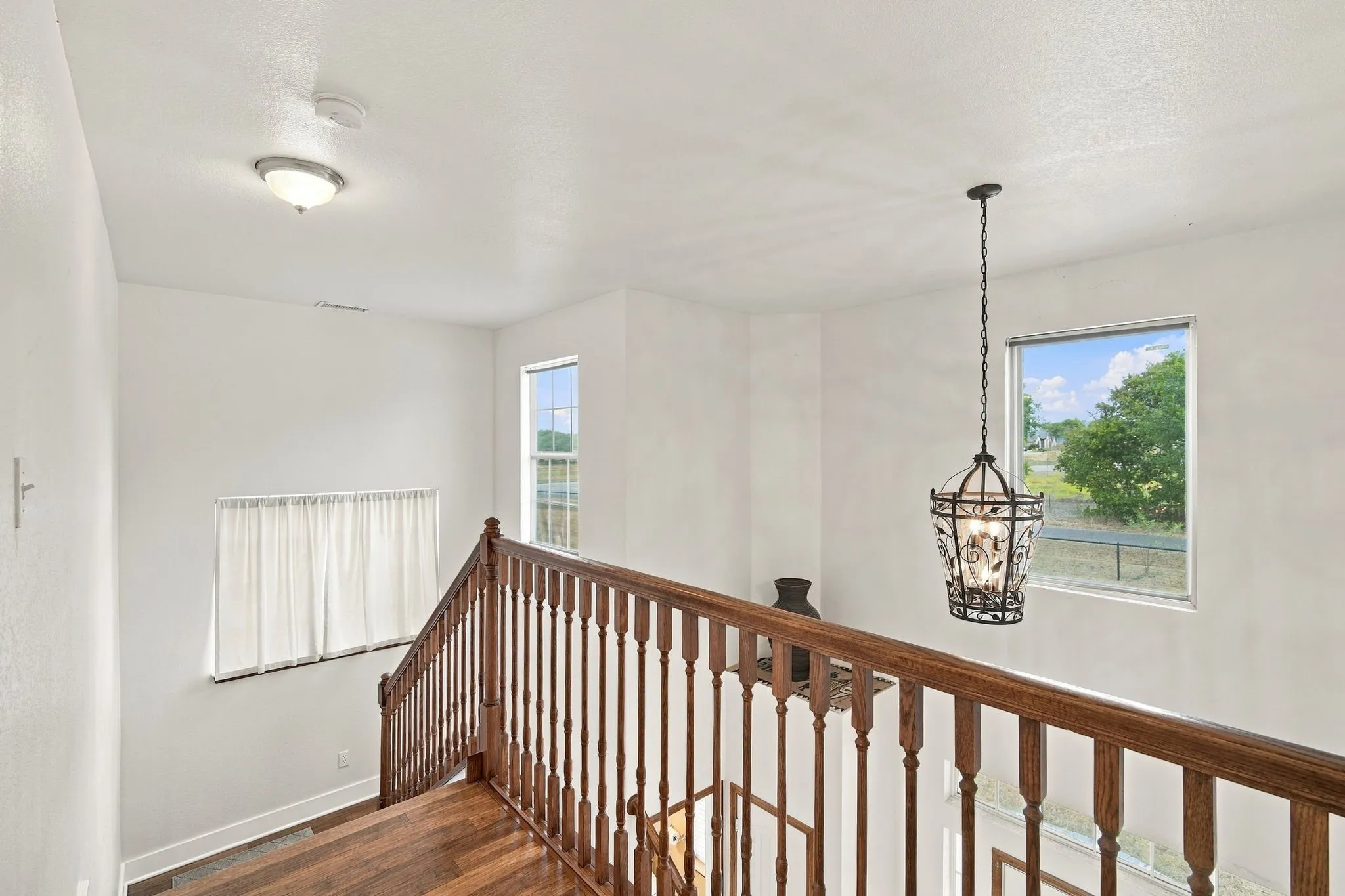 Single Family Residence For Sale in Ellis County , 1865 Old Maypearl Road, Waxahachie, Texas 75167, 4 Bedroom, 3 Bathroom, 2 Garage spaces, 2,953 Sqft, built in 2006, mls#21394642, Real Estate Agent in Waxahachie, Homes For Sale in Ellis county, Homes For Sale in Waxahachie, Realtor in Waxahachie Texas, Real Estate Brokerage Independent Realty Texas, Luminita Cordes Realtor