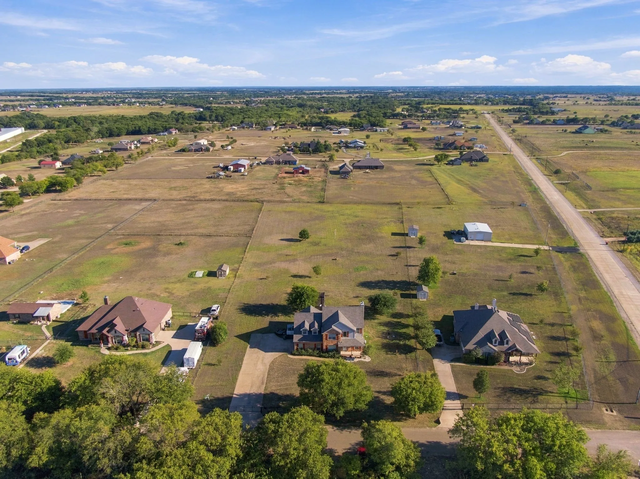 Single Family Residence For Sale in Ellis County , 1865 Old Maypearl Road, Waxahachie, Texas 75167, 4 Bedroom, 3 Bathroom, 2 Garage spaces, 2,953 Sqft, built in 2006, mls#21394642, Real Estate Agent in Waxahachie, Homes For Sale in Ellis county, Homes For Sale in Waxahachie, Realtor in Waxahachie Texas, Real Estate Brokerage Independent Realty Texas, Luminita Cordes Realtor
