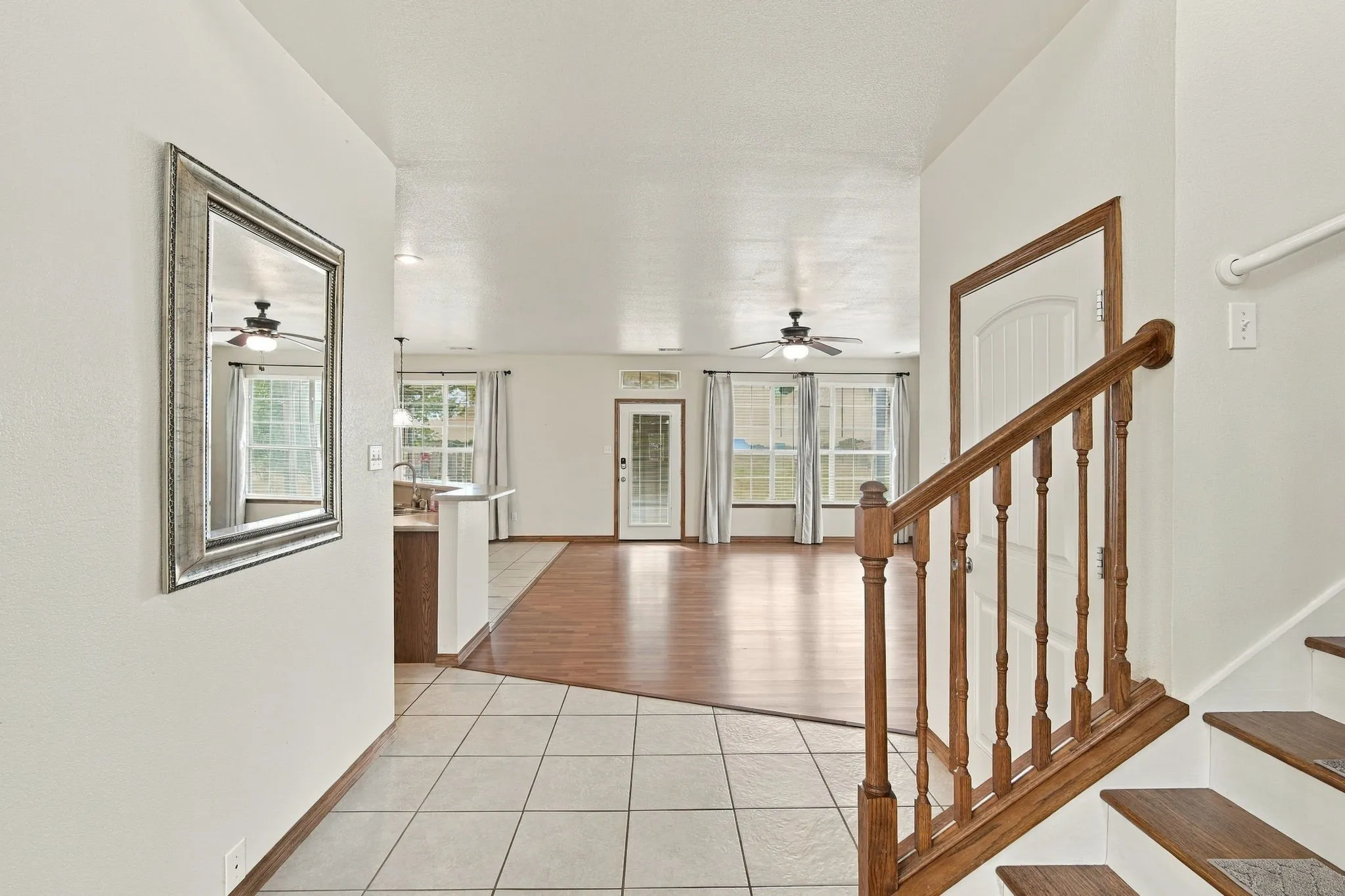 Single Family Residence For Sale in Ellis County , 1865 Old Maypearl Road, Waxahachie, Texas 75167, 4 Bedroom, 3 Bathroom, 2 Garage spaces, 2,953 Sqft, built in 2006, mls#21394642, Real Estate Agent in Waxahachie, Homes For Sale in Ellis county, Homes For Sale in Waxahachie, Realtor in Waxahachie Texas, Real Estate Brokerage Independent Realty Texas, Luminita Cordes Realtor
