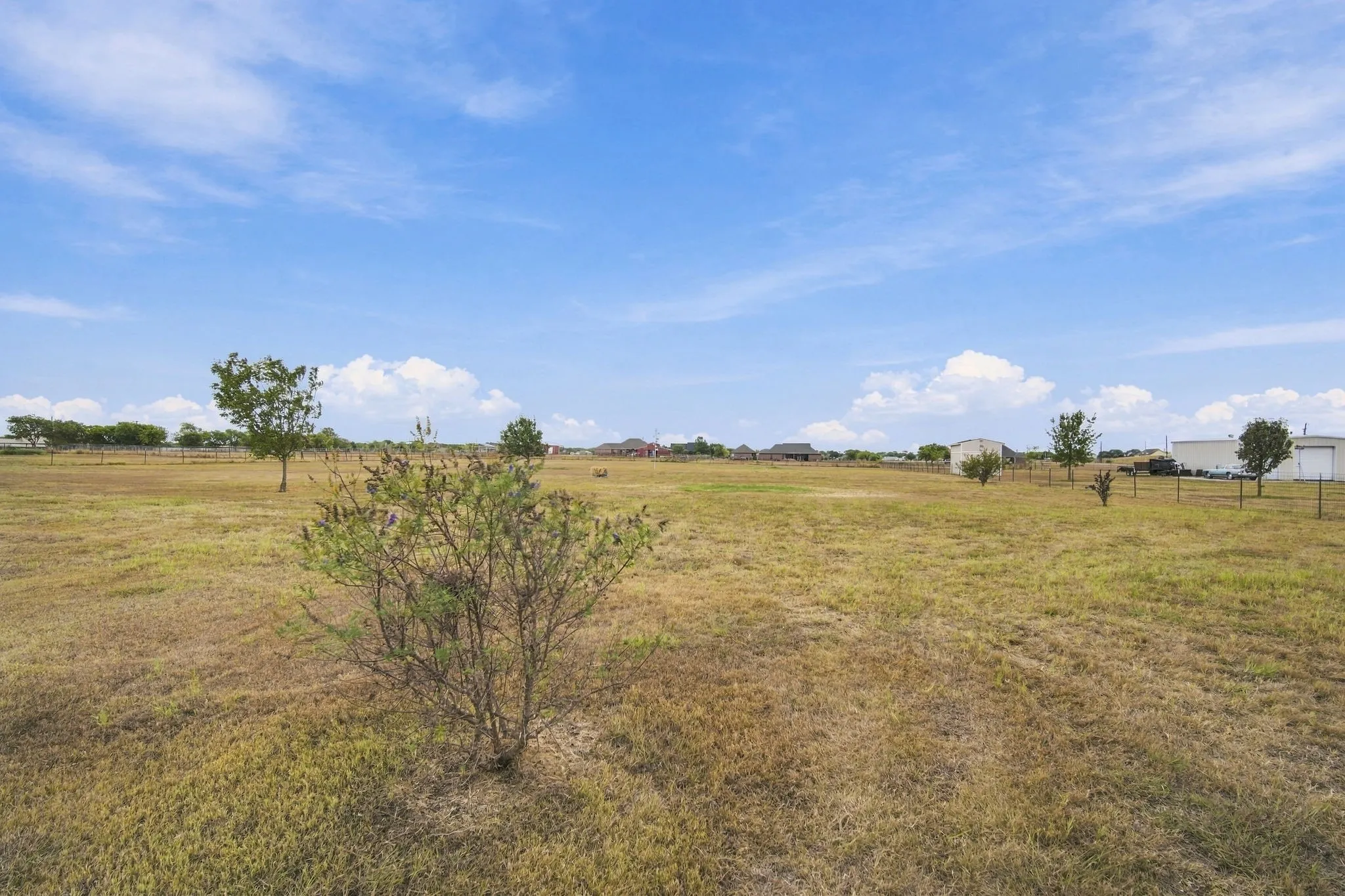 Single Family Residence For Sale in Ellis County , 1865 Old Maypearl Road, Waxahachie, Texas 75167, 4 Bedroom, 3 Bathroom, 2 Garage spaces, 2,953 Sqft, built in 2006, mls#21394642, Real Estate Agent in Waxahachie, Homes For Sale in Ellis county, Homes For Sale in Waxahachie, Realtor in Waxahachie Texas, Real Estate Brokerage Independent Realty Texas, Luminita Cordes Realtor