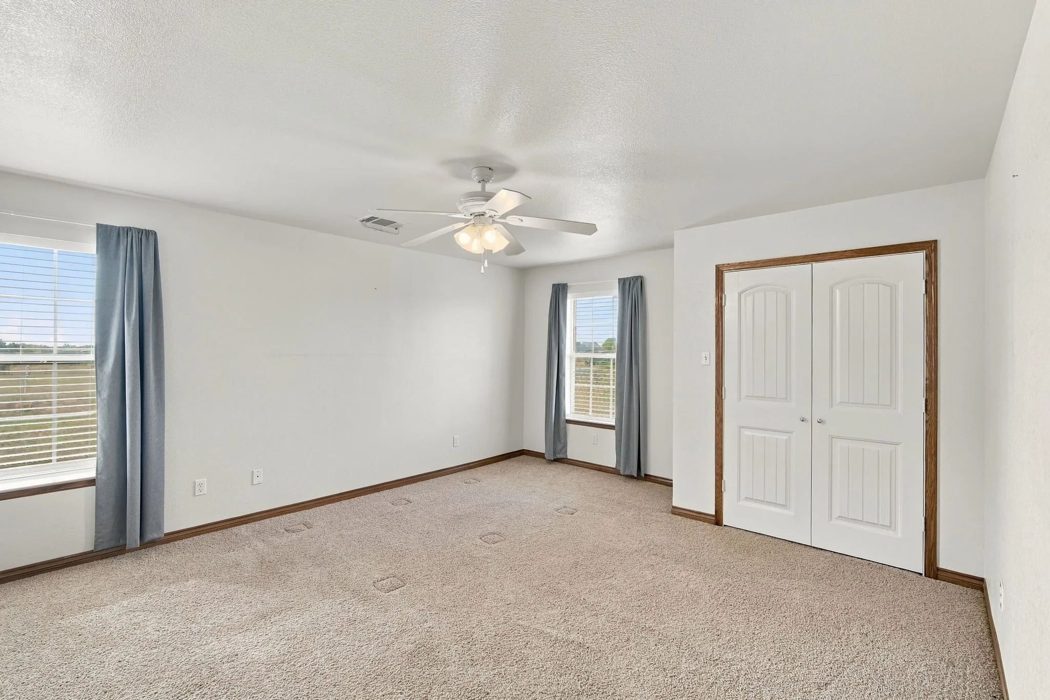 Single Family Residence For Sale in Ellis County , 1865 Old Maypearl Road, Waxahachie, Texas 75167, 4 Bedroom, 3 Bathroom, 2 Garage spaces, 2,953 Sqft, built in 2006, mls#21394642, Real Estate Agent in Waxahachie, Homes For Sale in Ellis county, Homes For Sale in Waxahachie, Realtor in Waxahachie Texas, Real Estate Brokerage Independent Realty Texas, Luminita Cordes Realtor