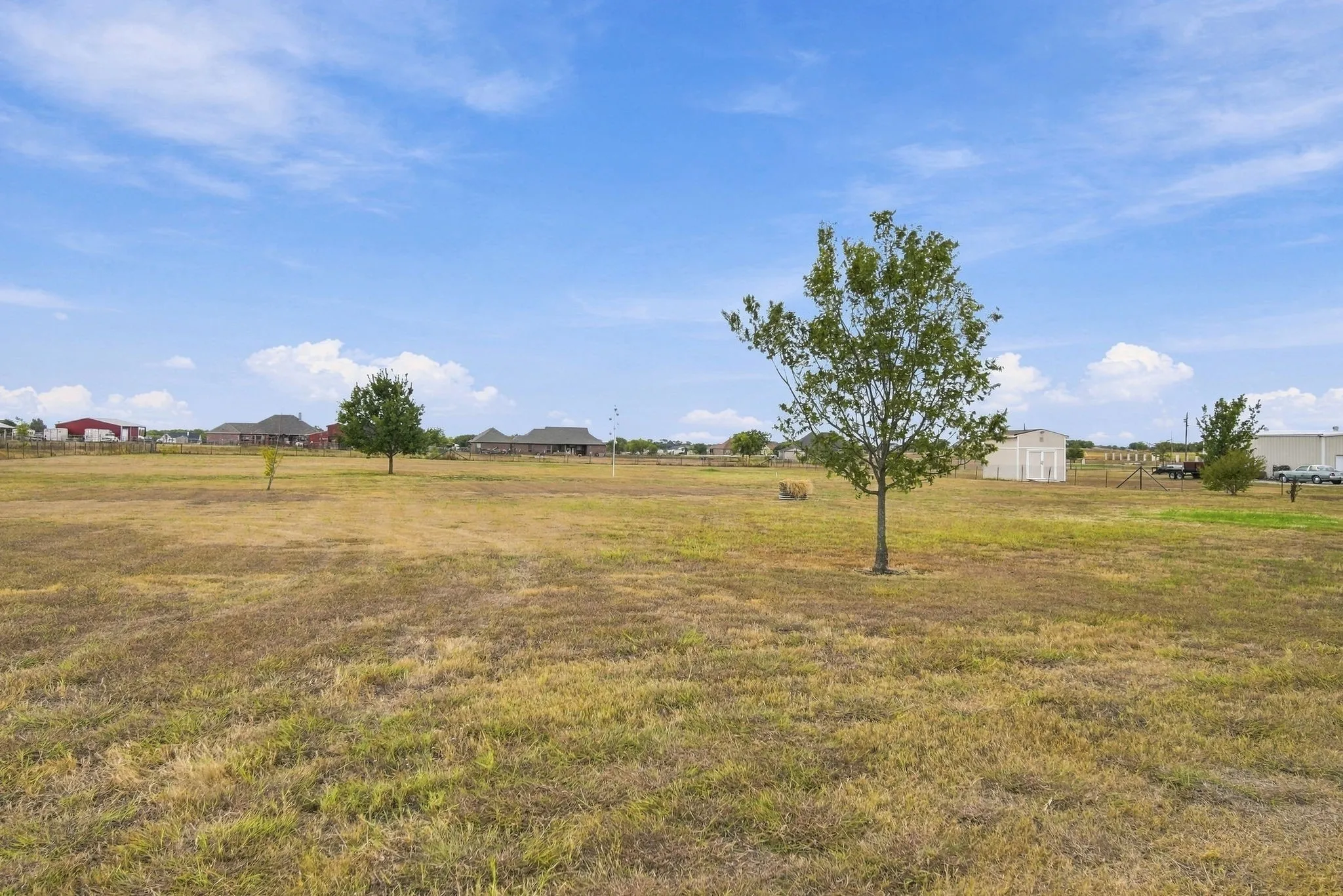Single Family Residence For Sale in Ellis County , 1865 Old Maypearl Road, Waxahachie, Texas 75167, 4 Bedroom, 3 Bathroom, 2 Garage spaces, 2,953 Sqft, built in 2006, mls#21394642, Real Estate Agent in Waxahachie, Homes For Sale in Ellis county, Homes For Sale in Waxahachie, Realtor in Waxahachie Texas, Real Estate Brokerage Independent Realty Texas, Luminita Cordes Realtor