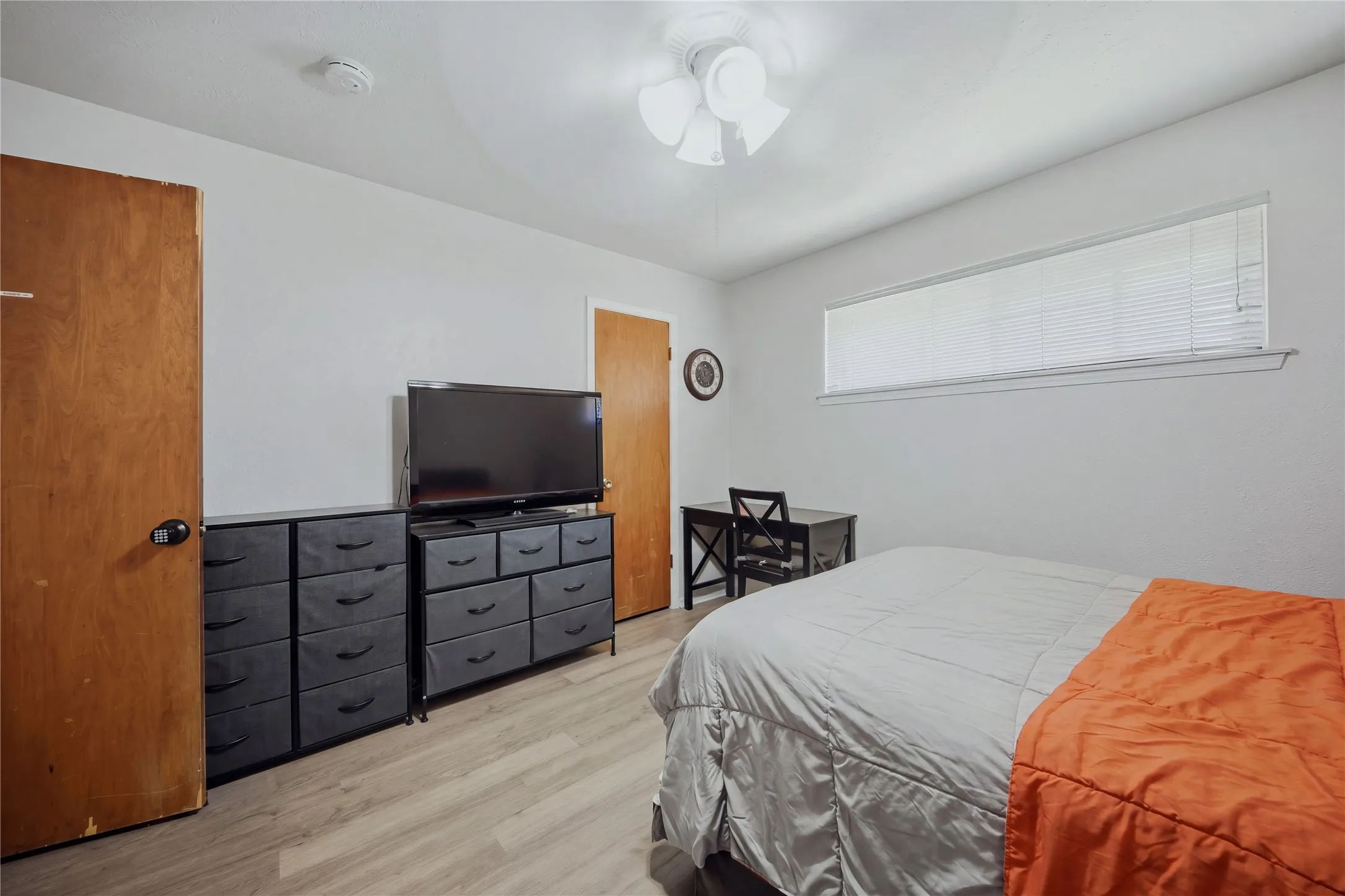 Single Family Residence For Sale in Collin County , 2909 Natalie Drive, Plano, Texas 75074, 6 Bedroom, 2 Bathroom, Garage spaces, 2,284 Sqft, built in 1966, mls#21393925, Real Estate Agent in Plano, Homes For Sale in Collin county, Homes For Sale in Plano, Realtor in Plano Texas, Real Estate Brokerage Independent Realty Texas, Luminita Cordes Realtor