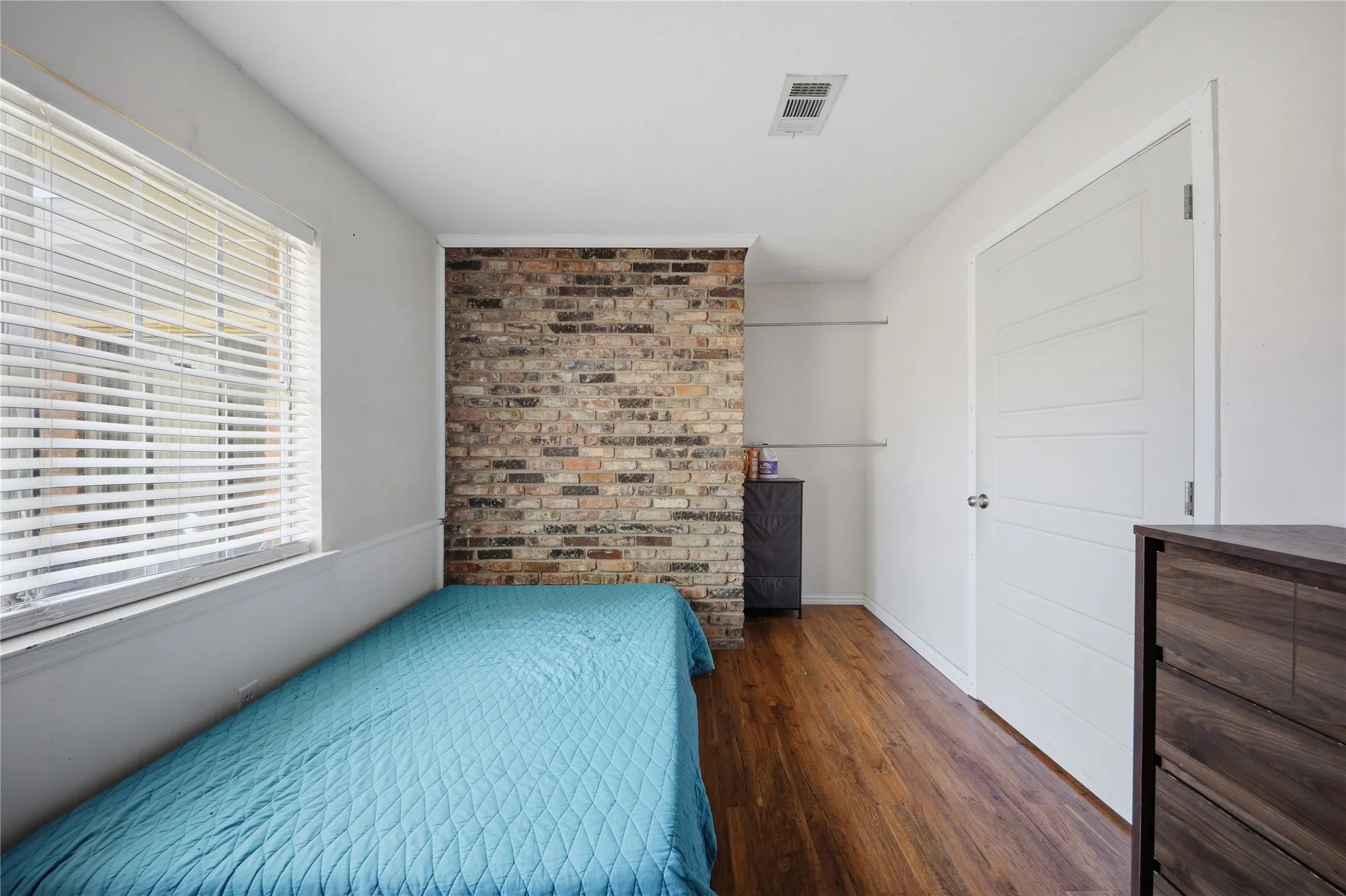 Single Family Residence For Sale in Collin County , 2909 Natalie Drive, Plano, Texas 75074, 6 Bedroom, 2 Bathroom, Garage spaces, 2,284 Sqft, built in 1966, mls#21393925, Real Estate Agent in Plano, Homes For Sale in Collin county, Homes For Sale in Plano, Realtor in Plano Texas, Real Estate Brokerage Independent Realty Texas, Luminita Cordes Realtor