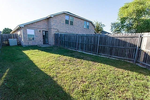 Single Family Residence For Sale in Dallas County , 518 Monarch Drive, Lancaster, Texas 75146, 3 Bedroom, 3 Bathroom, 2 Garage spaces, 1,887 Sqft, built in 2002, mls#21394643, Real Estate Agent in Lancaster, Homes For Sale in Dallas county, Homes For Sale in Lancaster, Realtor in Lancaster Texas, Real Estate Brokerage Independent Realty Texas, Luminita Cordes Realtor