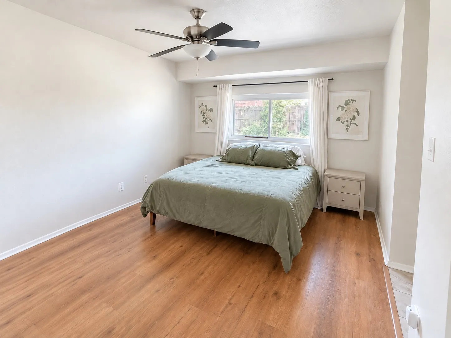 Single Family Residence For Sale in Dallas County , 2701 Briarcliff Drive, Irving, Texas 75062, 3 Bedroom, 2 Bathroom, 2 Garage spaces, 1,378 Sqft, built in 1963, mls#21393916, Real Estate Agent in Irving, Homes For Sale in Dallas county, Homes For Sale in Irving, Realtor in Irving Texas, Real Estate Brokerage Independent Realty Texas, Luminita Cordes Realtor