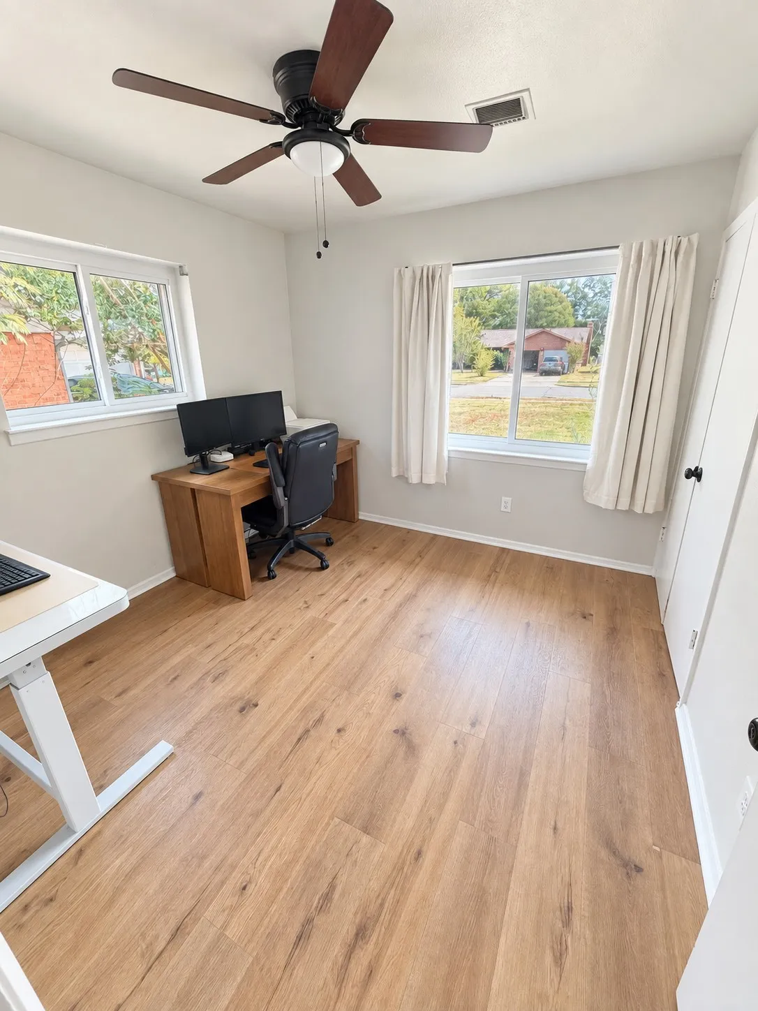 Single Family Residence For Sale in Dallas County , 2701 Briarcliff Drive, Irving, Texas 75062, 3 Bedroom, 2 Bathroom, 2 Garage spaces, 1,378 Sqft, built in 1963, mls#21393916, Real Estate Agent in Irving, Homes For Sale in Dallas county, Homes For Sale in Irving, Realtor in Irving Texas, Real Estate Brokerage Independent Realty Texas, Luminita Cordes Realtor