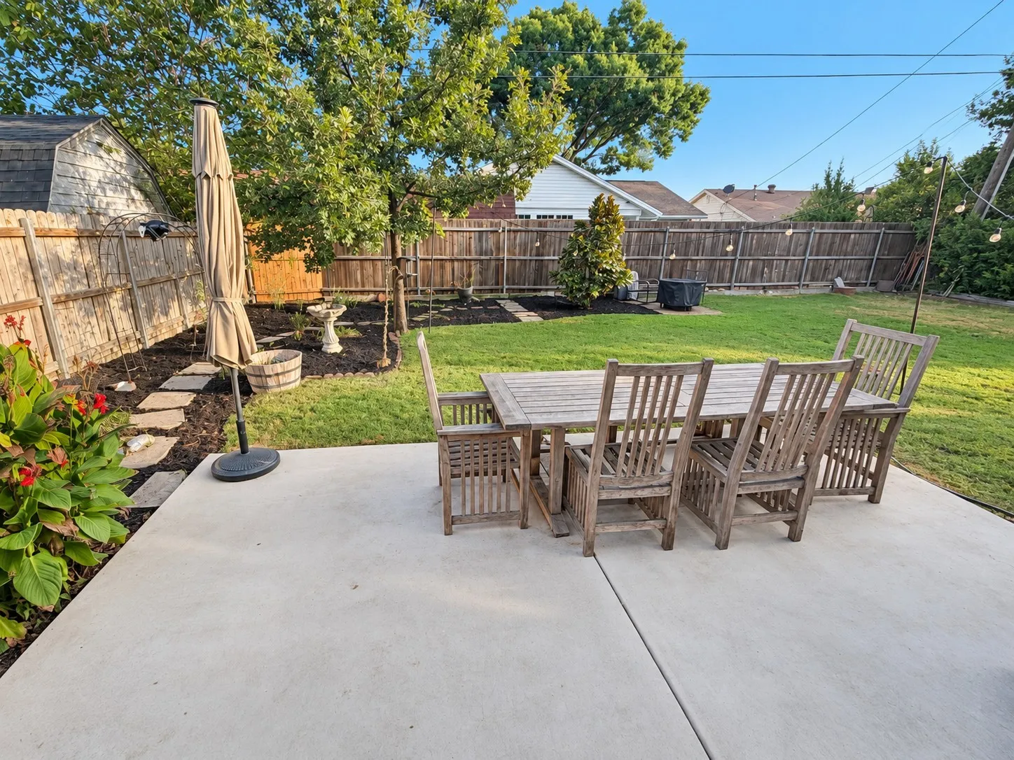 Single Family Residence For Sale in Dallas County , 2701 Briarcliff Drive, Irving, Texas 75062, 3 Bedroom, 2 Bathroom, 2 Garage spaces, 1,378 Sqft, built in 1963, mls#21393916, Real Estate Agent in Irving, Homes For Sale in Dallas county, Homes For Sale in Irving, Realtor in Irving Texas, Real Estate Brokerage Independent Realty Texas, Luminita Cordes Realtor