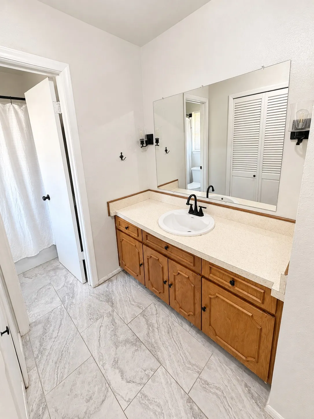 Single Family Residence For Sale in Dallas County , 2701 Briarcliff Drive, Irving, Texas 75062, 3 Bedroom, 2 Bathroom, 2 Garage spaces, 1,378 Sqft, built in 1963, mls#21393916, Real Estate Agent in Irving, Homes For Sale in Dallas county, Homes For Sale in Irving, Realtor in Irving Texas, Real Estate Brokerage Independent Realty Texas, Luminita Cordes Realtor