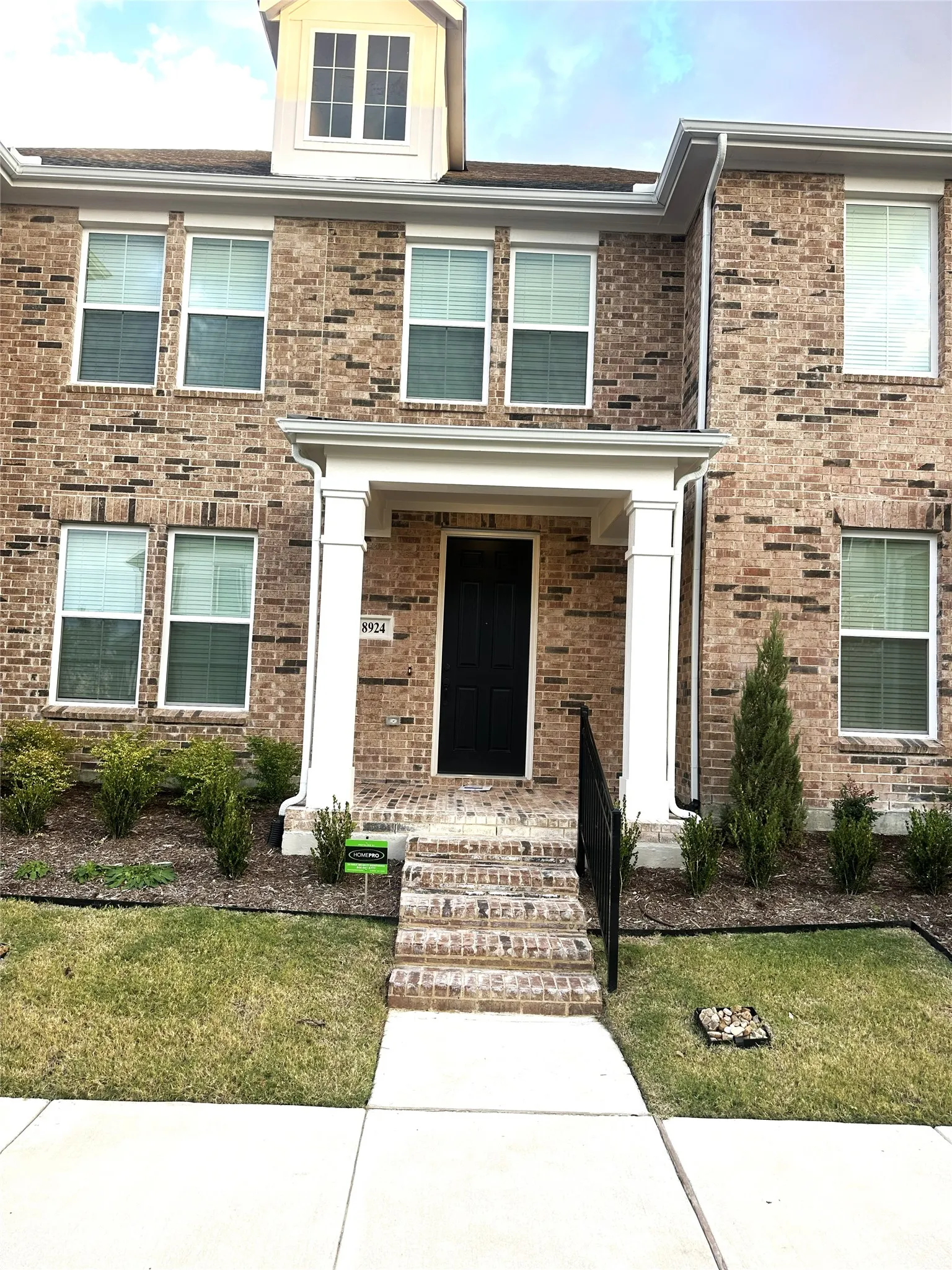 Townhouse For Rent in Collin County , 8924 Scarp Hill Lane, Frisco, Texas 75035, 3 Bedroom, 3 Bathroom, 2 Garage spaces, 2,150 Sqft, built in 2025, mls#21394657, Real Estate Agent in Frisco, Homes For Rent in Collin county, Homes For Rent in Frisco, Realtor in Frisco Texas, Real Estate Brokerage Independent Realty Texas, Luminita Cordes Realtor