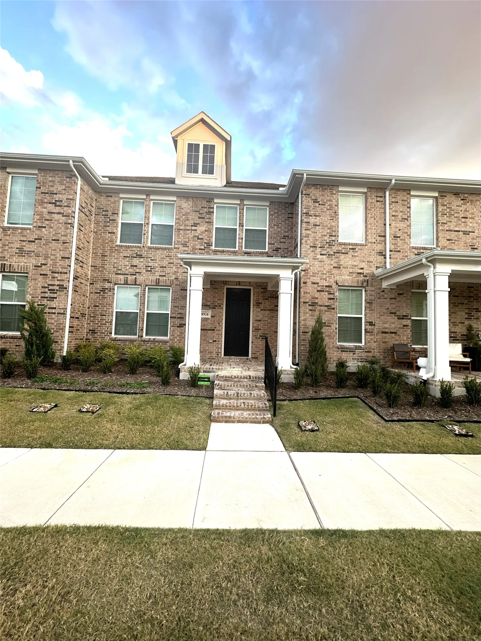 Townhouse For Rent in Collin County , 8924 Scarp Hill Lane, Frisco, Texas 75035, 3 Bedroom, 3 Bathroom, 2 Garage spaces, 2,150 Sqft, built in 2025, mls#21394657, Real Estate Agent in Frisco, Homes For Rent in Collin county, Homes For Rent in Frisco, Realtor in Frisco Texas, Real Estate Brokerage Independent Realty Texas, Luminita Cordes Realtor