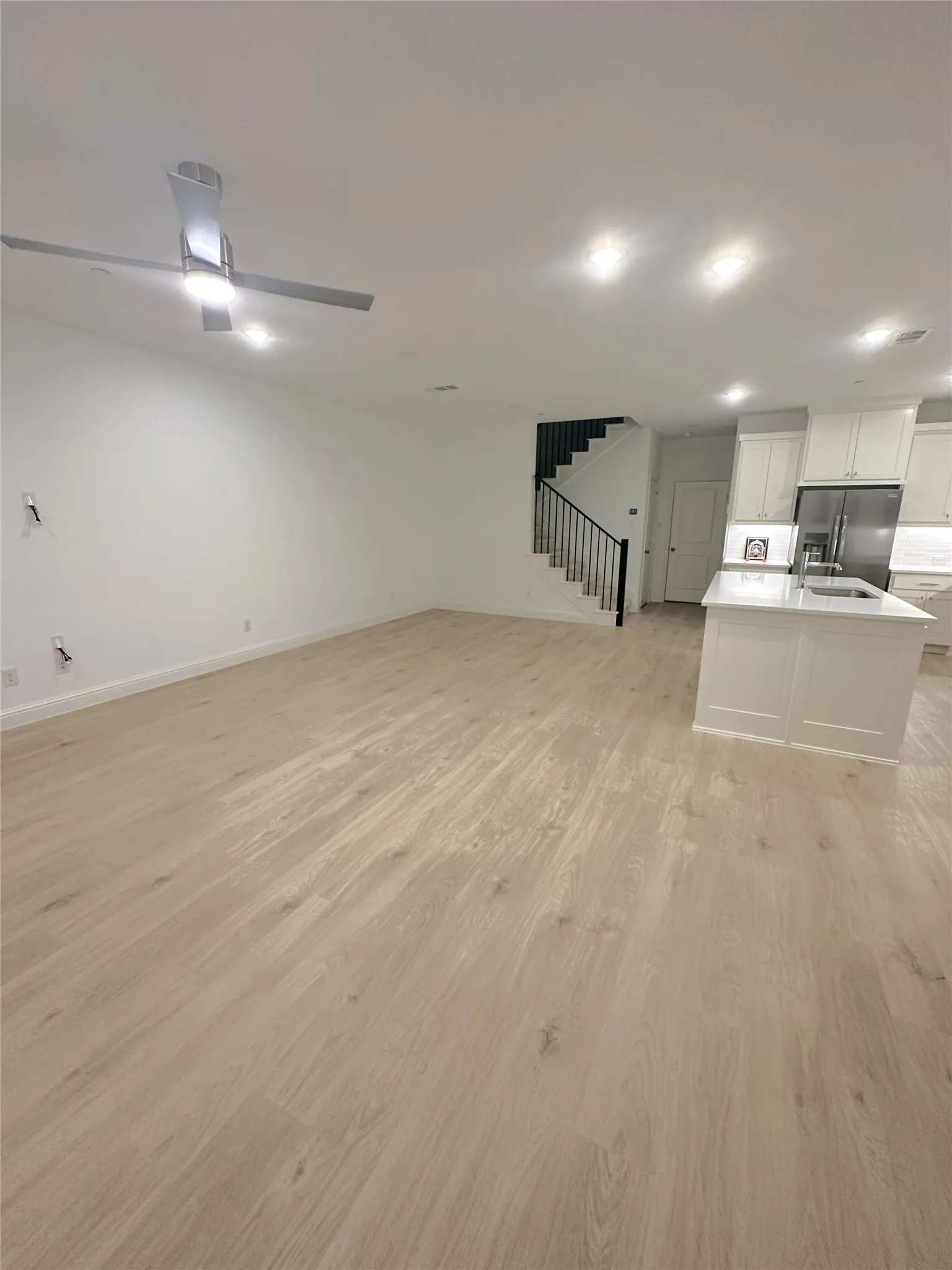 Townhouse For Rent in Collin County , 8924 Scarp Hill Lane, Frisco, Texas 75035, 3 Bedroom, 3 Bathroom, 2 Garage spaces, 2,150 Sqft, built in 2025, mls#21394657, Real Estate Agent in Frisco, Homes For Rent in Collin county, Homes For Rent in Frisco, Realtor in Frisco Texas, Real Estate Brokerage Independent Realty Texas, Luminita Cordes Realtor