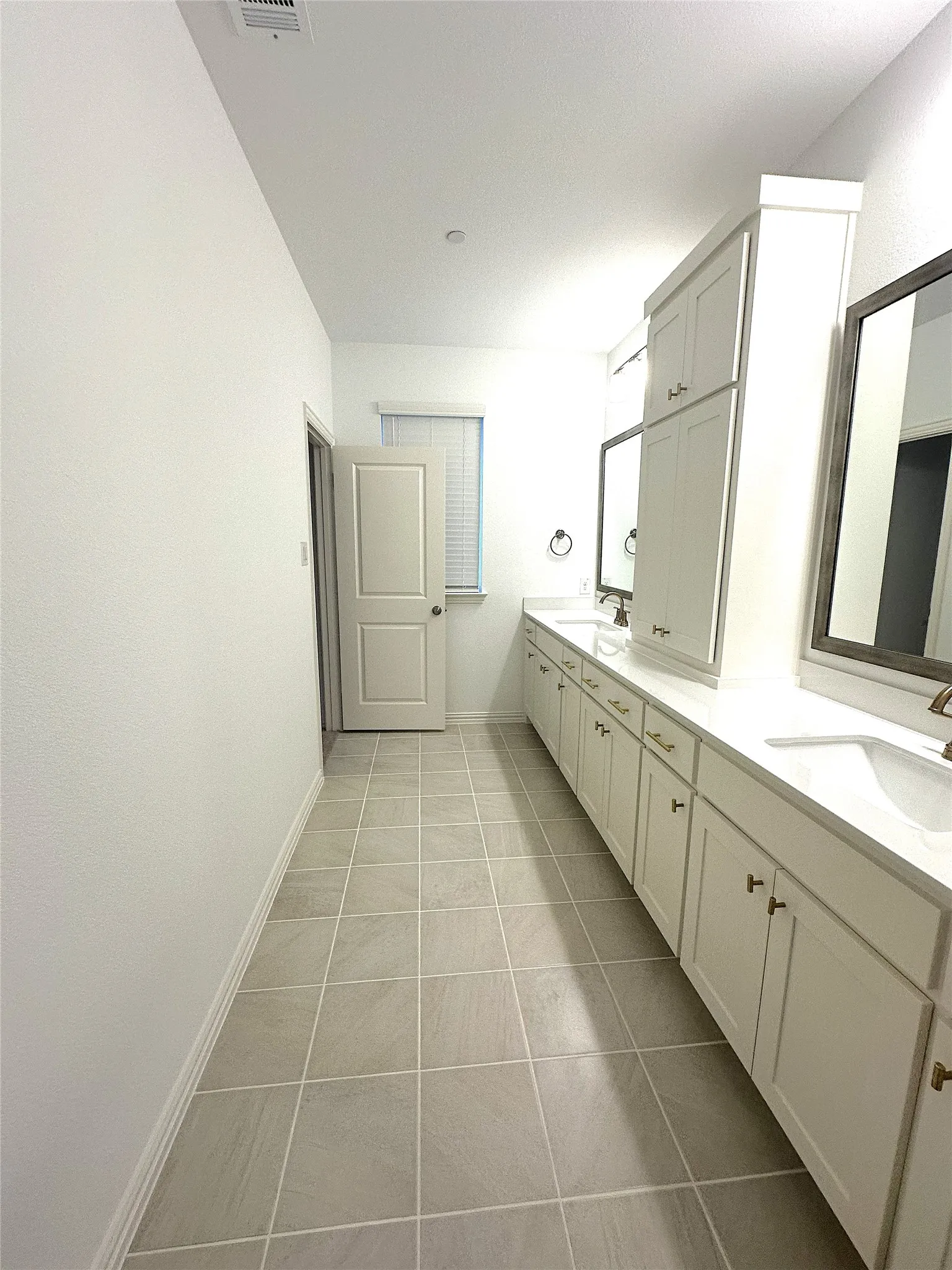 Townhouse For Rent in Collin County , 8924 Scarp Hill Lane, Frisco, Texas 75035, 3 Bedroom, 3 Bathroom, 2 Garage spaces, 2,150 Sqft, built in 2025, mls#21394657, Real Estate Agent in Frisco, Homes For Rent in Collin county, Homes For Rent in Frisco, Realtor in Frisco Texas, Real Estate Brokerage Independent Realty Texas, Luminita Cordes Realtor