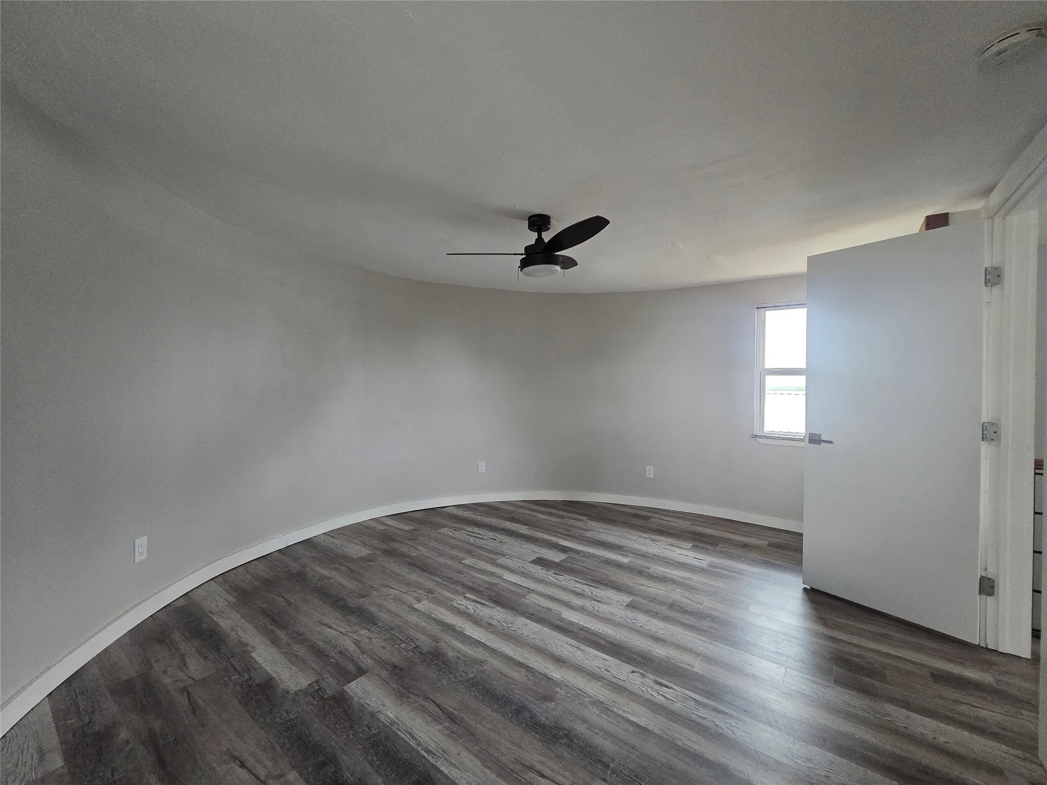 Single Family Residence For Sale in Eastland County , 507 S Ostrom Avenue, Eastland, Texas 76448, 3 Bedroom, 3 Bathroom, 2 Garage spaces, 2,336 Sqft, built in 1975, mls#21391794, Real Estate Agent in Eastland, Homes For Sale in Eastland county, Homes For Sale in Eastland, Realtor in Eastland Texas, Real Estate Brokerage Independent Realty Texas, Luminita Cordes Realtor