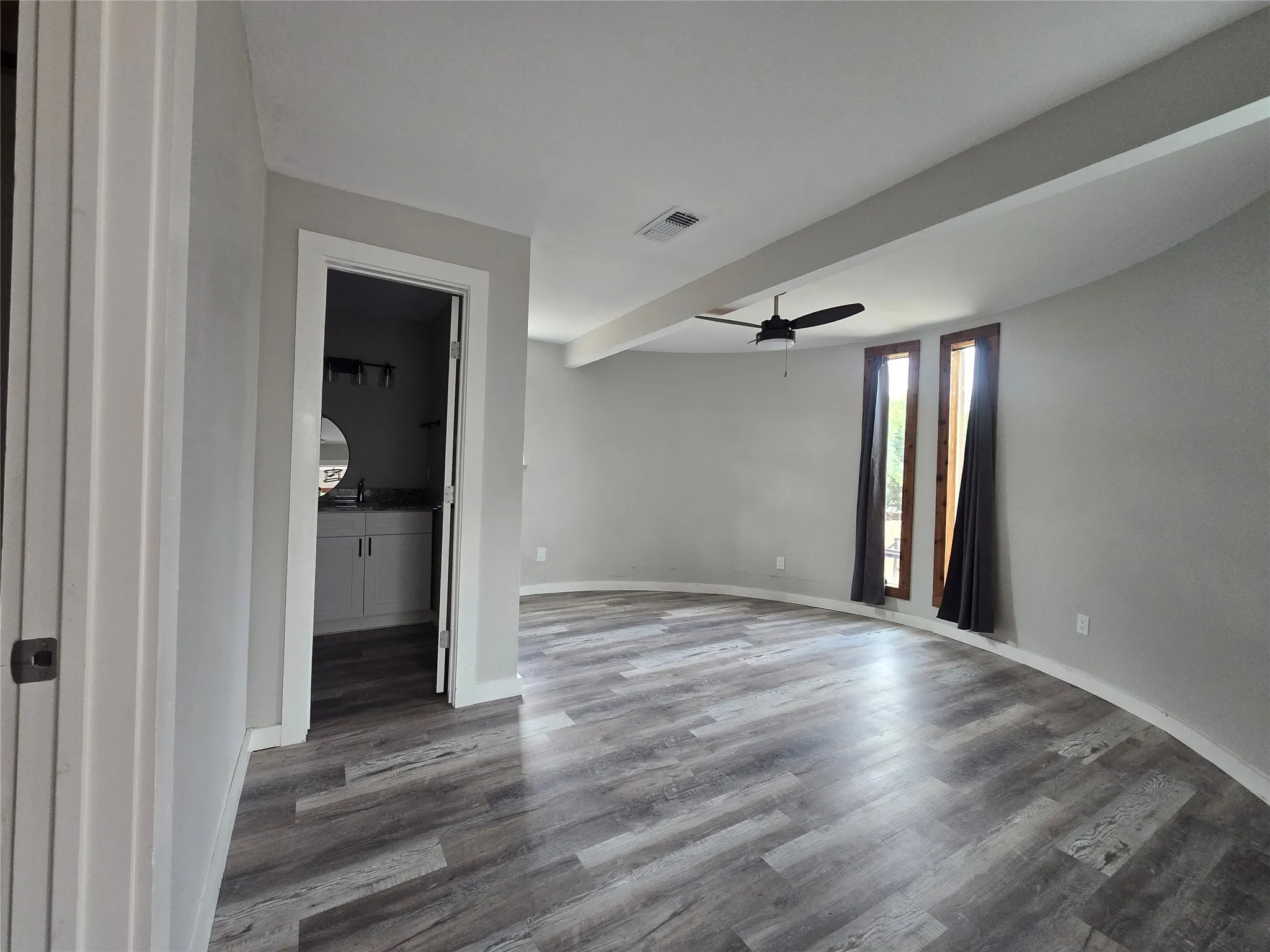 Single Family Residence For Sale in Eastland County , 507 S Ostrom Avenue, Eastland, Texas 76448, 3 Bedroom, 3 Bathroom, 2 Garage spaces, 2,336 Sqft, built in 1975, mls#21391794, Real Estate Agent in Eastland, Homes For Sale in Eastland county, Homes For Sale in Eastland, Realtor in Eastland Texas, Real Estate Brokerage Independent Realty Texas, Luminita Cordes Realtor