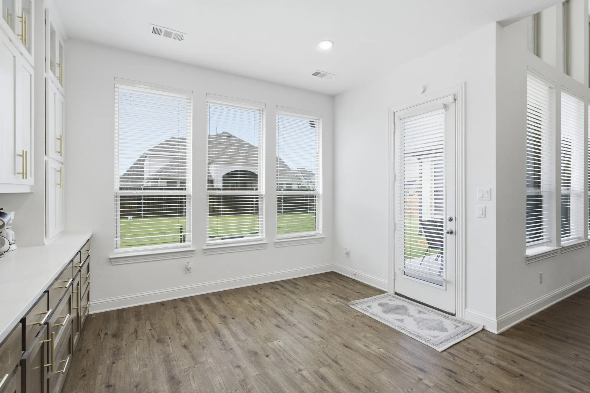 Single Family Residence For Rent in Collin County , 2602 Delta Drive, Melissa, Texas 75454, 5 Bedroom, 5 Bathroom, 3 Garage spaces, 3,969 Sqft, built in 2021, mls#21394662, Real Estate Agent in Melissa, Homes For Rent in Collin county, Homes For Rent in Melissa, Realtor in Melissa Texas, Real Estate Brokerage Independent Realty Texas, Luminita Cordes Realtor