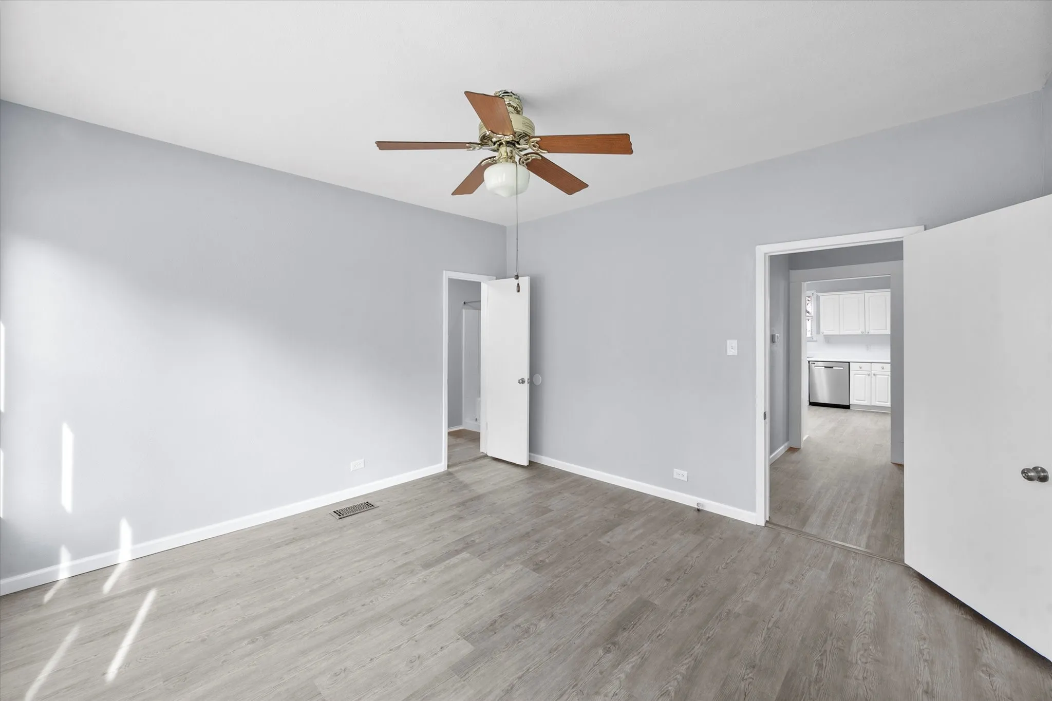 Single Family Residence For Sale in Tarrant County , 3815 Lucy Trimble Road, Burleson, Texas 76028, 5 Bedroom, 2 Bathroom, 3 Garage spaces, 2,724 Sqft, built in 1963, mls#21393247, Real Estate Agent in Burleson, Homes For Sale in Tarrant county, Homes For Sale in Burleson, Realtor in Burleson Texas, Real Estate Brokerage Independent Realty Texas, Luminita Cordes Realtor