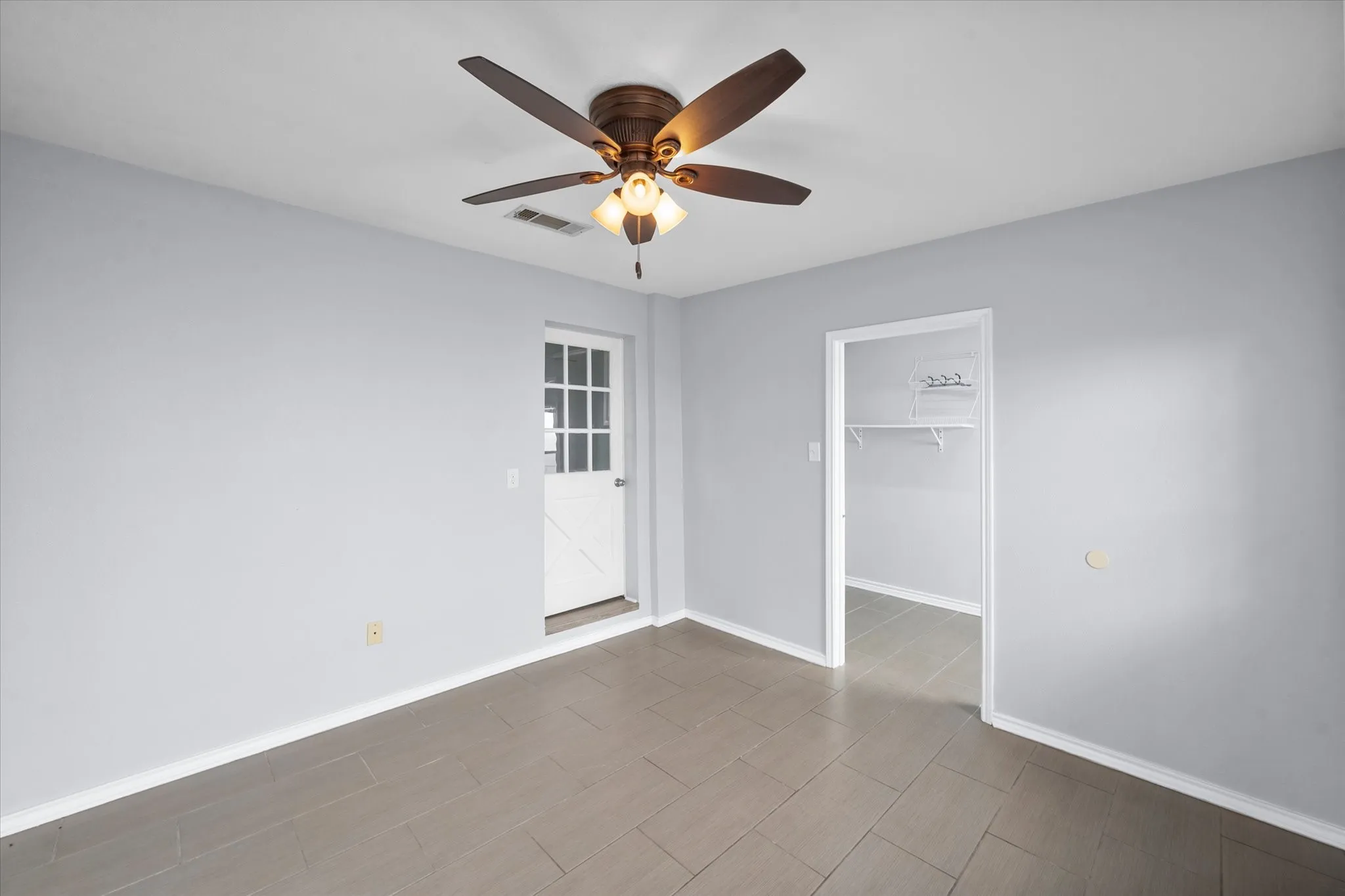 Single Family Residence For Sale in Tarrant County , 3815 Lucy Trimble Road, Burleson, Texas 76028, 5 Bedroom, 2 Bathroom, 3 Garage spaces, 2,724 Sqft, built in 1963, mls#21393247, Real Estate Agent in Burleson, Homes For Sale in Tarrant county, Homes For Sale in Burleson, Realtor in Burleson Texas, Real Estate Brokerage Independent Realty Texas, Luminita Cordes Realtor