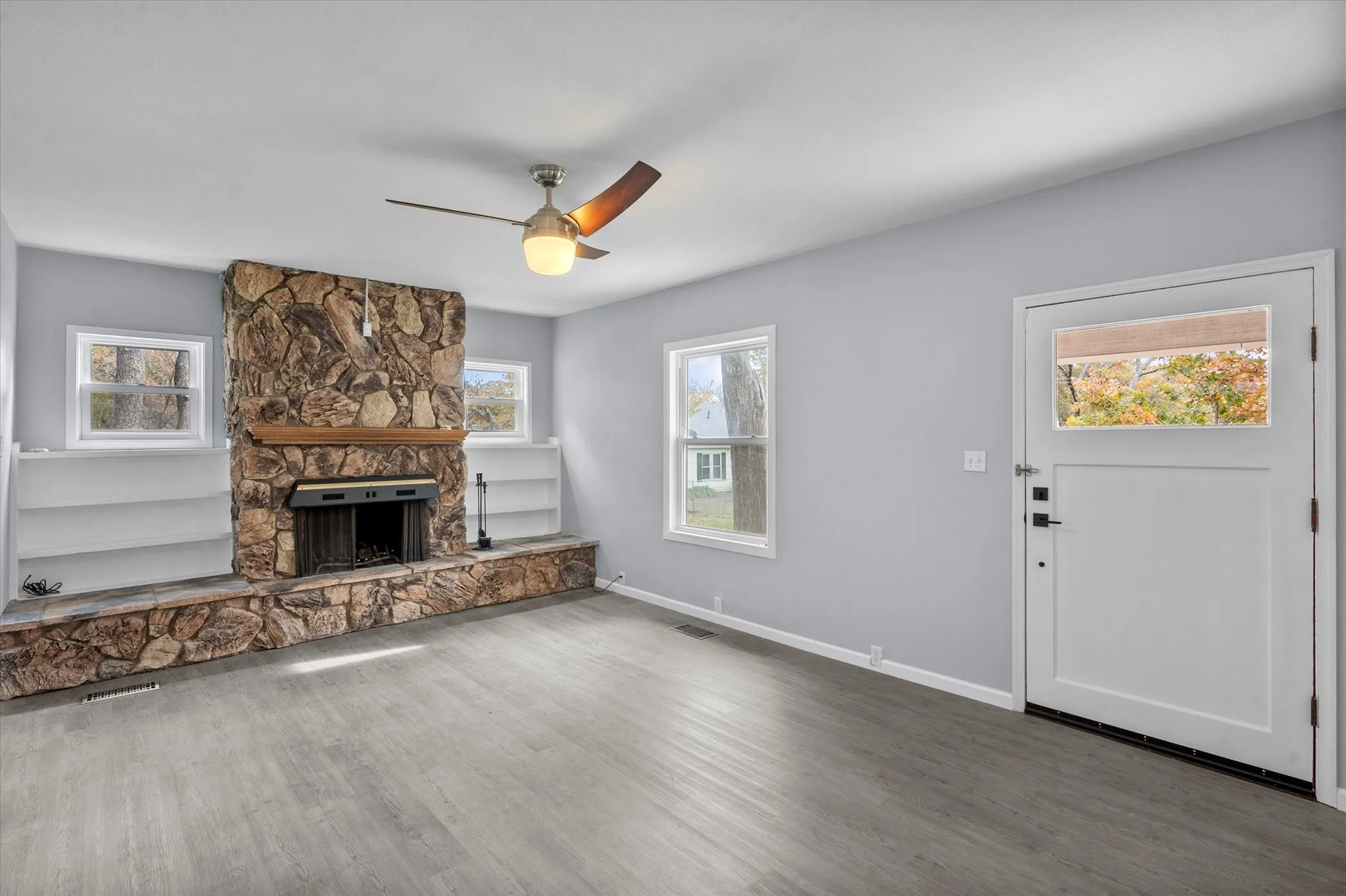Single Family Residence For Sale in Tarrant County , 3815 Lucy Trimble Road, Burleson, Texas 76028, 5 Bedroom, 2 Bathroom, 3 Garage spaces, 2,724 Sqft, built in 1963, mls#21393247, Real Estate Agent in Burleson, Homes For Sale in Tarrant county, Homes For Sale in Burleson, Realtor in Burleson Texas, Real Estate Brokerage Independent Realty Texas, Luminita Cordes Realtor