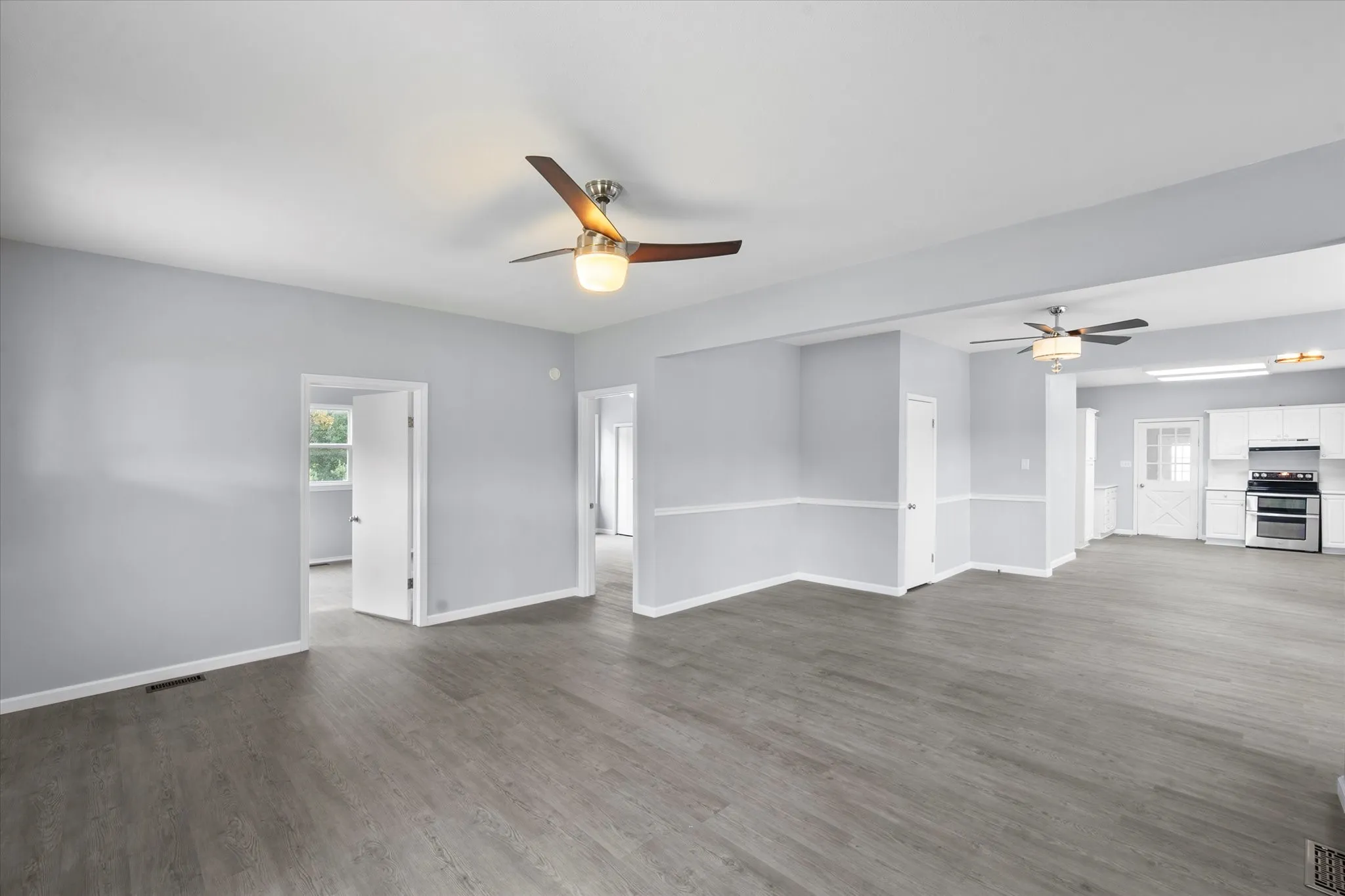Single Family Residence For Sale in Tarrant County , 3815 Lucy Trimble Road, Burleson, Texas 76028, 5 Bedroom, 2 Bathroom, 3 Garage spaces, 2,724 Sqft, built in 1963, mls#21393247, Real Estate Agent in Burleson, Homes For Sale in Tarrant county, Homes For Sale in Burleson, Realtor in Burleson Texas, Real Estate Brokerage Independent Realty Texas, Luminita Cordes Realtor