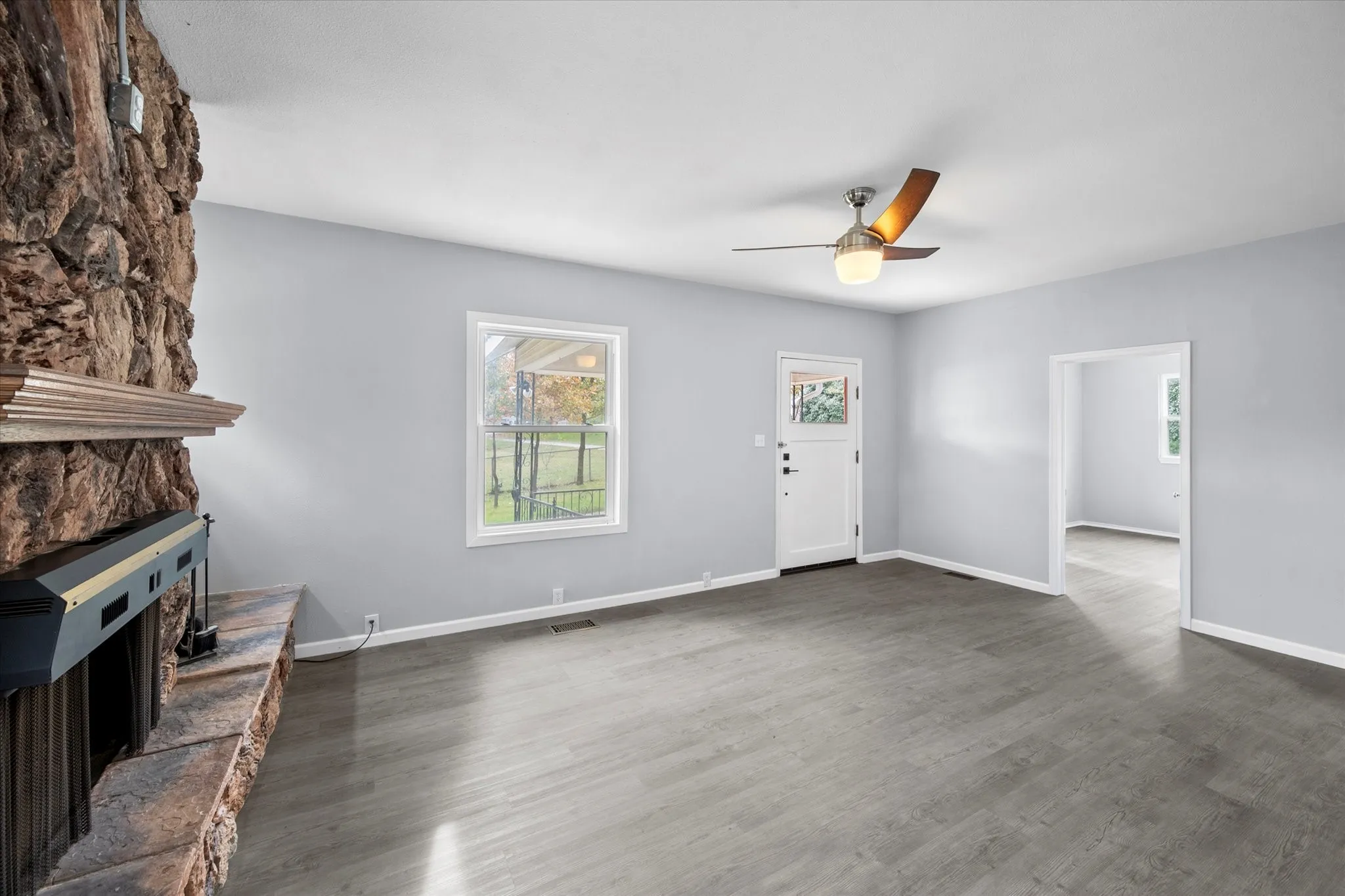 Single Family Residence For Sale in Tarrant County , 3815 Lucy Trimble Road, Burleson, Texas 76028, 5 Bedroom, 2 Bathroom, 3 Garage spaces, 2,724 Sqft, built in 1963, mls#21393247, Real Estate Agent in Burleson, Homes For Sale in Tarrant county, Homes For Sale in Burleson, Realtor in Burleson Texas, Real Estate Brokerage Independent Realty Texas, Luminita Cordes Realtor