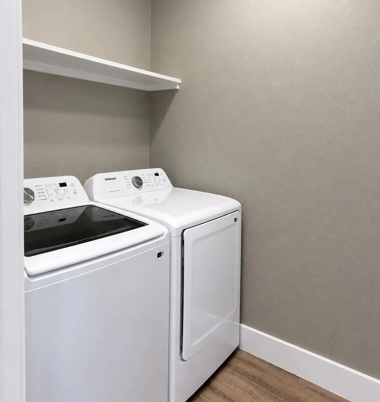 Single Family Residence For Sale in Johnson County , 907 Travis Avenue, Alvarado, Texas 76009, 3 Bedroom, 2 Bathroom, 2 Garage spaces, 1,340 Sqft, built in 2026, mls#21390168, Real Estate Agent in Alvarado, Homes For Sale in Johnson county, Homes For Sale in Alvarado, Realtor in Alvarado Texas, Real Estate Brokerage Independent Realty Texas, Luminita Cordes Realtor