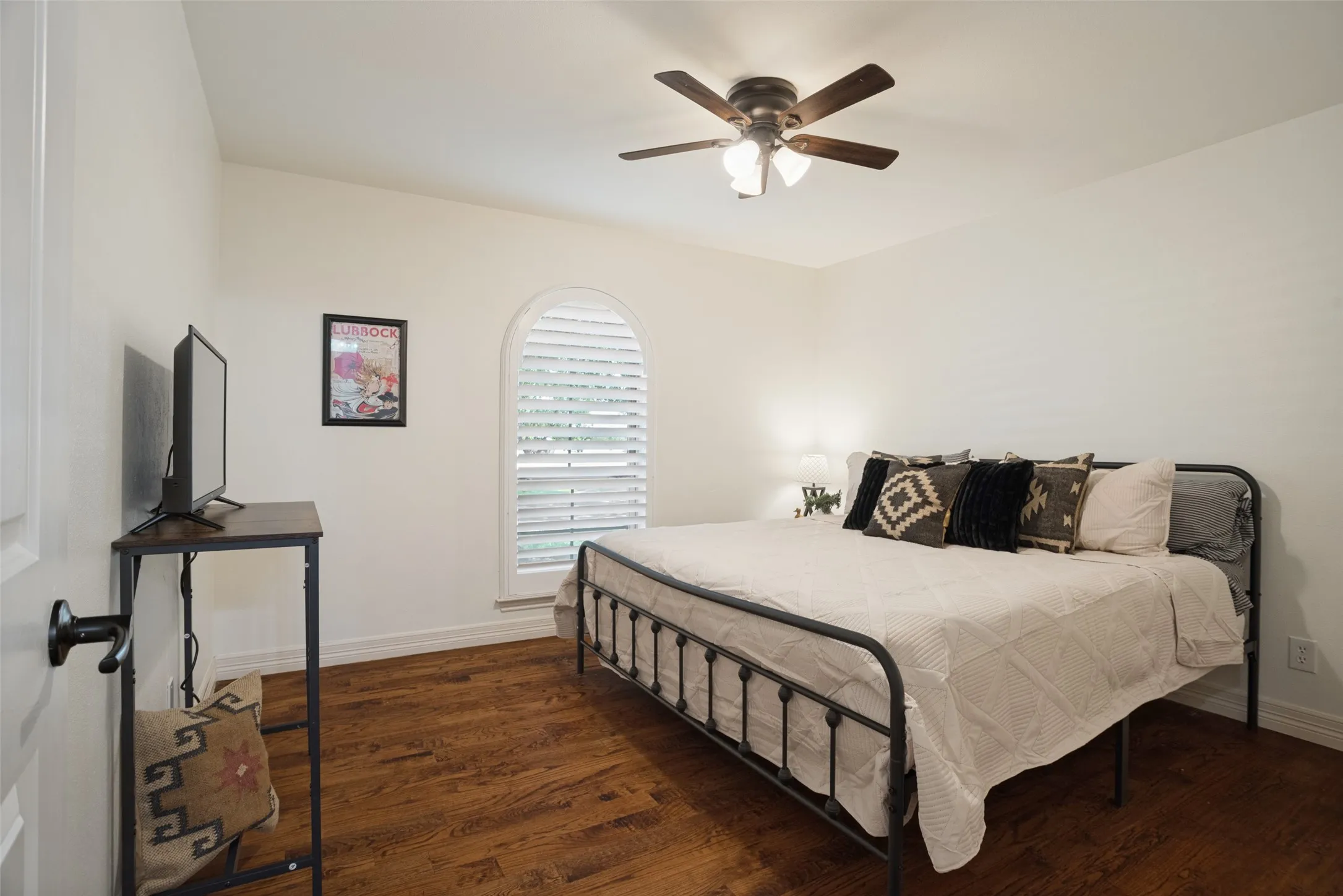 Secondary bedroom #1 Split bedrooms with plantation shutters, walk-in closets
