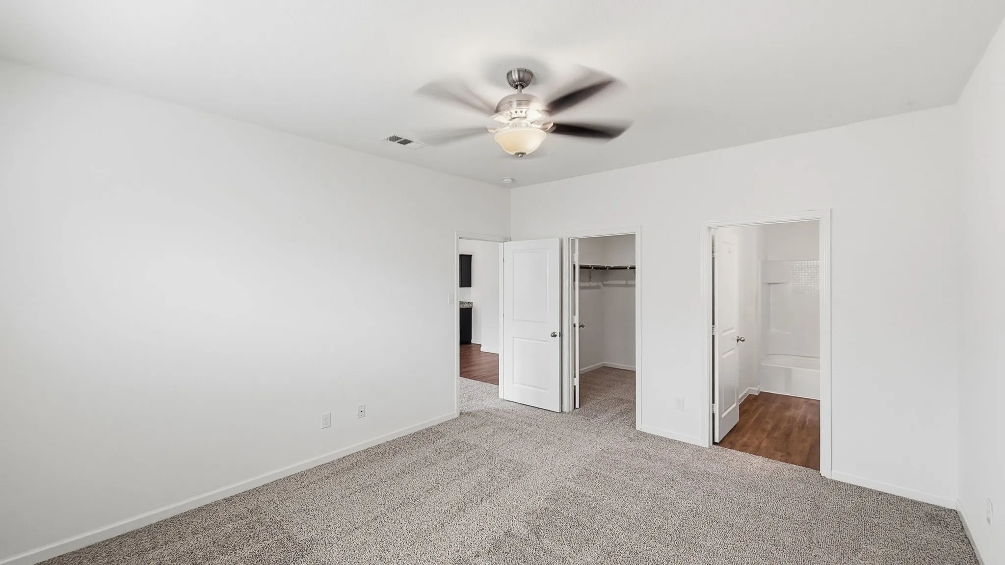 Single Family Residence For Sale in Tarrant County , 5401 Stone Meadow Lane, Fort Worth, Texas 76179, 3 Bedroom, 2 Bathroom, 2 Garage spaces, 1,621 Sqft, built in 2019, mls#21394666, Real Estate Agent in Fort Worth, Homes For Sale in Tarrant county, Homes For Sale in Fort Worth, Realtor in Fort Worth Texas, Real Estate Brokerage Independent Realty Texas, Luminita Cordes Realtor