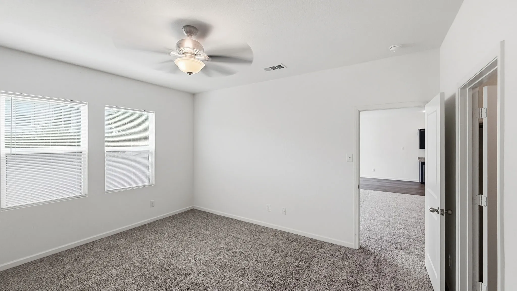 Single Family Residence For Sale in Tarrant County , 5401 Stone Meadow Lane, Fort Worth, Texas 76179, 3 Bedroom, 2 Bathroom, 2 Garage spaces, 1,621 Sqft, built in 2019, mls#21394666, Real Estate Agent in Fort Worth, Homes For Sale in Tarrant county, Homes For Sale in Fort Worth, Realtor in Fort Worth Texas, Real Estate Brokerage Independent Realty Texas, Luminita Cordes Realtor