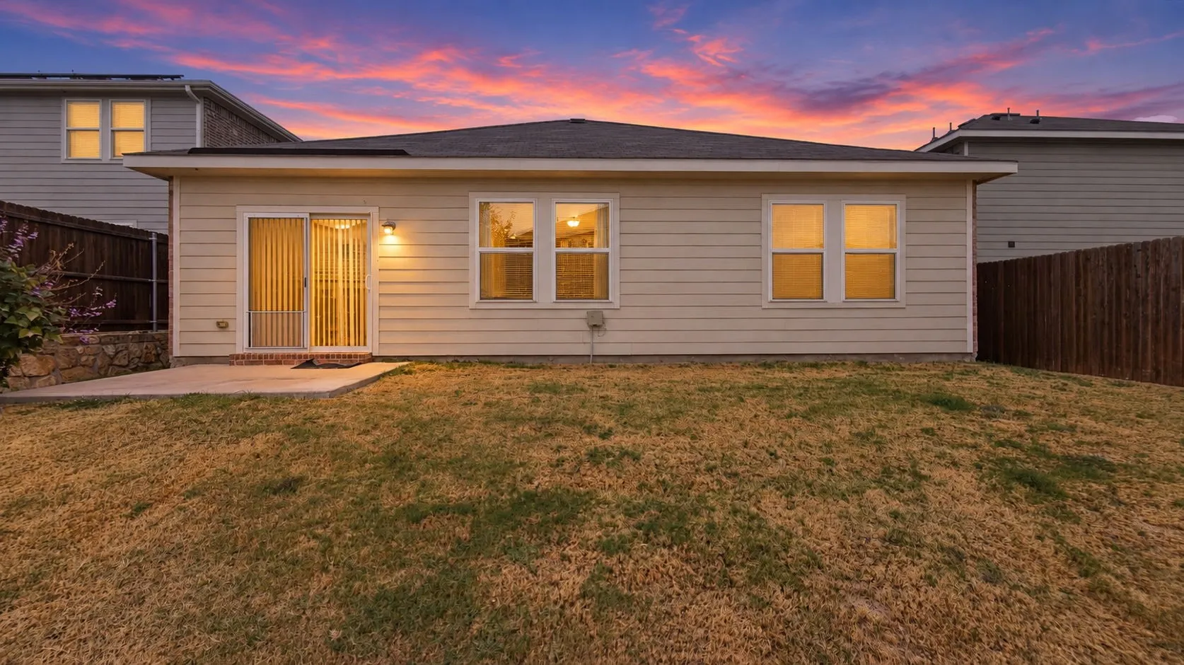 Single Family Residence For Sale in Tarrant County , 5401 Stone Meadow Lane, Fort Worth, Texas 76179, 3 Bedroom, 2 Bathroom, 2 Garage spaces, 1,621 Sqft, built in 2019, mls#21394666, Real Estate Agent in Fort Worth, Homes For Sale in Tarrant county, Homes For Sale in Fort Worth, Realtor in Fort Worth Texas, Real Estate Brokerage Independent Realty Texas, Luminita Cordes Realtor