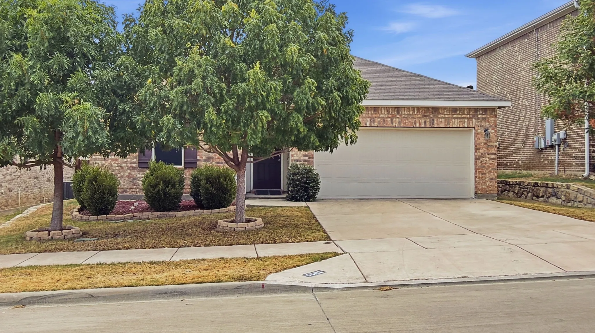 Single Family Residence For Sale in Tarrant County , 5401 Stone Meadow Lane, Fort Worth, Texas 76179, 3 Bedroom, 2 Bathroom, 2 Garage spaces, 1,621 Sqft, built in 2019, mls#21394666, Real Estate Agent in Fort Worth, Homes For Sale in Tarrant county, Homes For Sale in Fort Worth, Realtor in Fort Worth Texas, Real Estate Brokerage Independent Realty Texas, Luminita Cordes Realtor