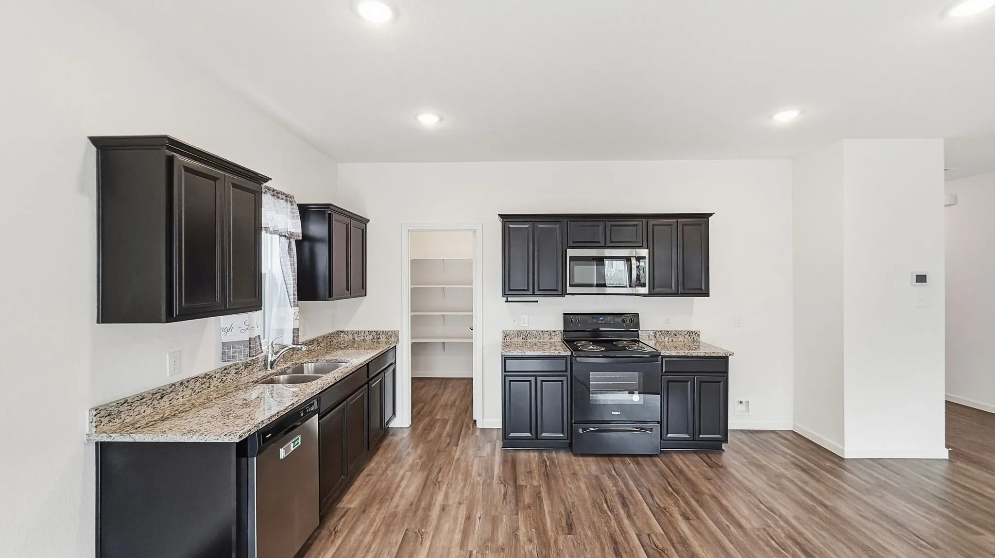 Single Family Residence For Sale in Tarrant County , 5401 Stone Meadow Lane, Fort Worth, Texas 76179, 3 Bedroom, 2 Bathroom, 2 Garage spaces, 1,621 Sqft, built in 2019, mls#21394666, Real Estate Agent in Fort Worth, Homes For Sale in Tarrant county, Homes For Sale in Fort Worth, Realtor in Fort Worth Texas, Real Estate Brokerage Independent Realty Texas, Luminita Cordes Realtor