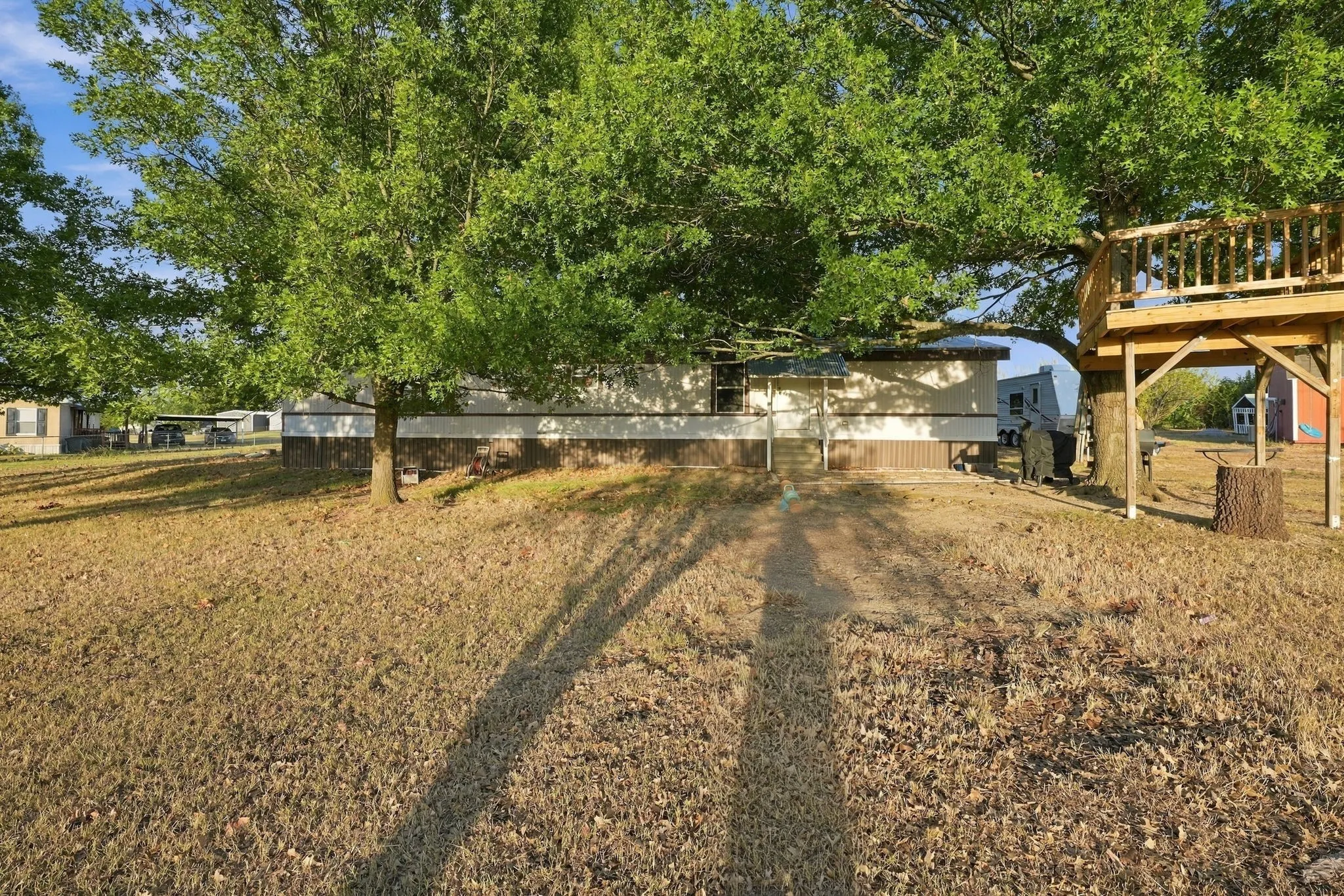Mobile Home For Sale in Johnson County , 1206 Toby Street, Alvarado, Texas 76009, 2 Bedroom, 2 Bathroom, Garage spaces, 1,056 Sqft, built in 2002, mls#21394553, Real Estate Agent in Alvarado, Homes For Sale in Johnson county, Homes For Sale in Alvarado, Realtor in Alvarado Texas, Real Estate Brokerage Independent Realty Texas, Luminita Cordes Realtor
