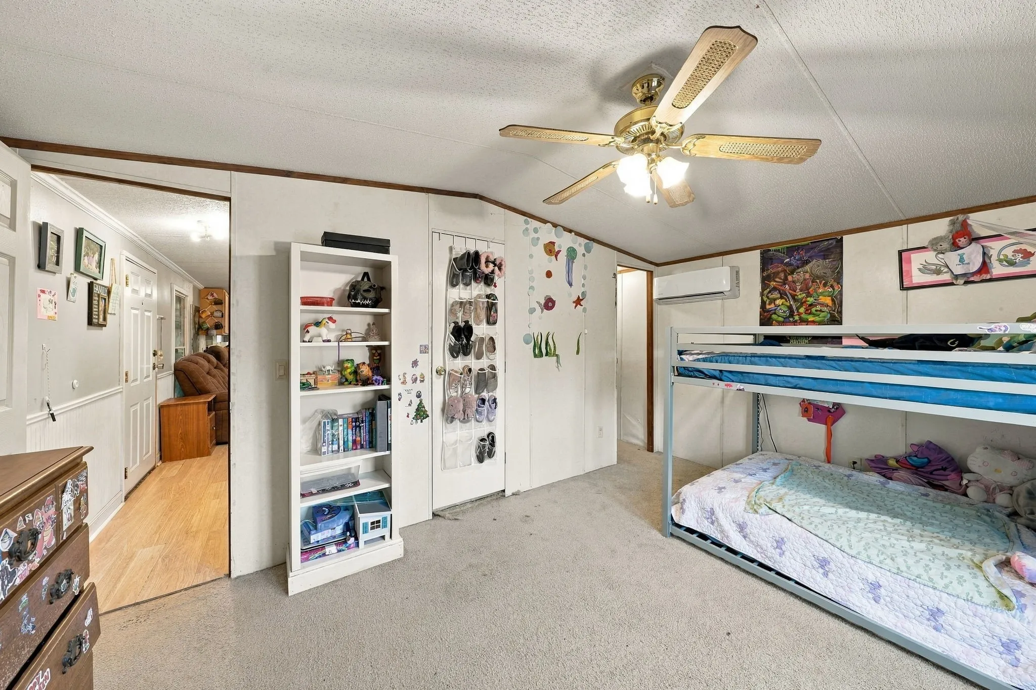 Mobile Home For Sale in Johnson County , 1206 Toby Street, Alvarado, Texas 76009, 2 Bedroom, 2 Bathroom, Garage spaces, 1,056 Sqft, built in 2002, mls#21394553, Real Estate Agent in Alvarado, Homes For Sale in Johnson county, Homes For Sale in Alvarado, Realtor in Alvarado Texas, Real Estate Brokerage Independent Realty Texas, Luminita Cordes Realtor