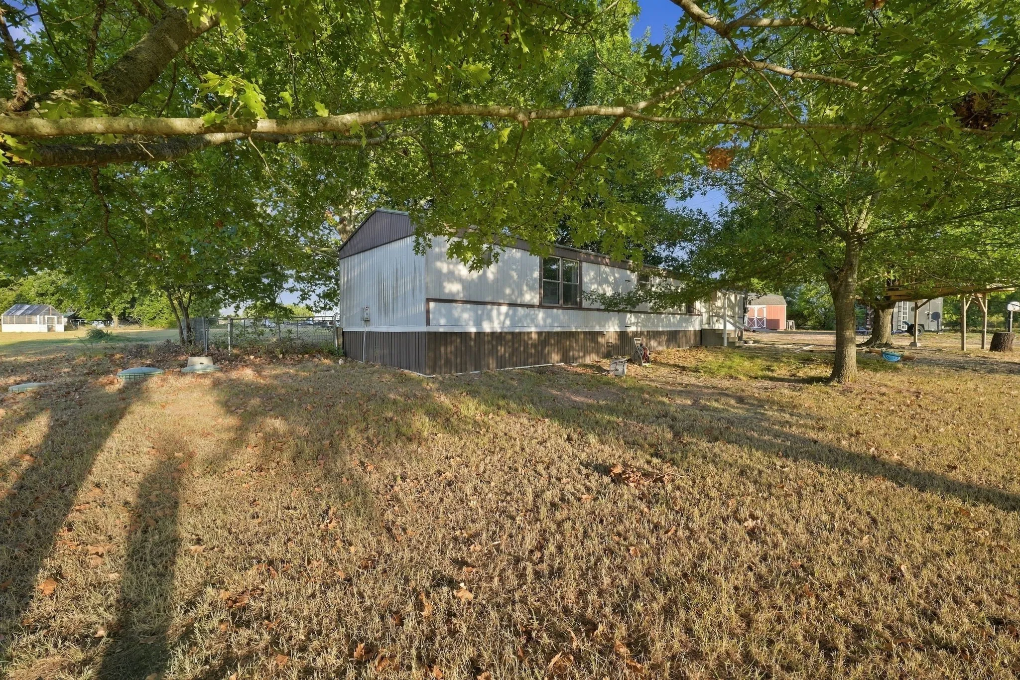 Mobile Home For Sale in Johnson County , 1206 Toby Street, Alvarado, Texas 76009, 2 Bedroom, 2 Bathroom, Garage spaces, 1,056 Sqft, built in 2002, mls#21394553, Real Estate Agent in Alvarado, Homes For Sale in Johnson county, Homes For Sale in Alvarado, Realtor in Alvarado Texas, Real Estate Brokerage Independent Realty Texas, Luminita Cordes Realtor