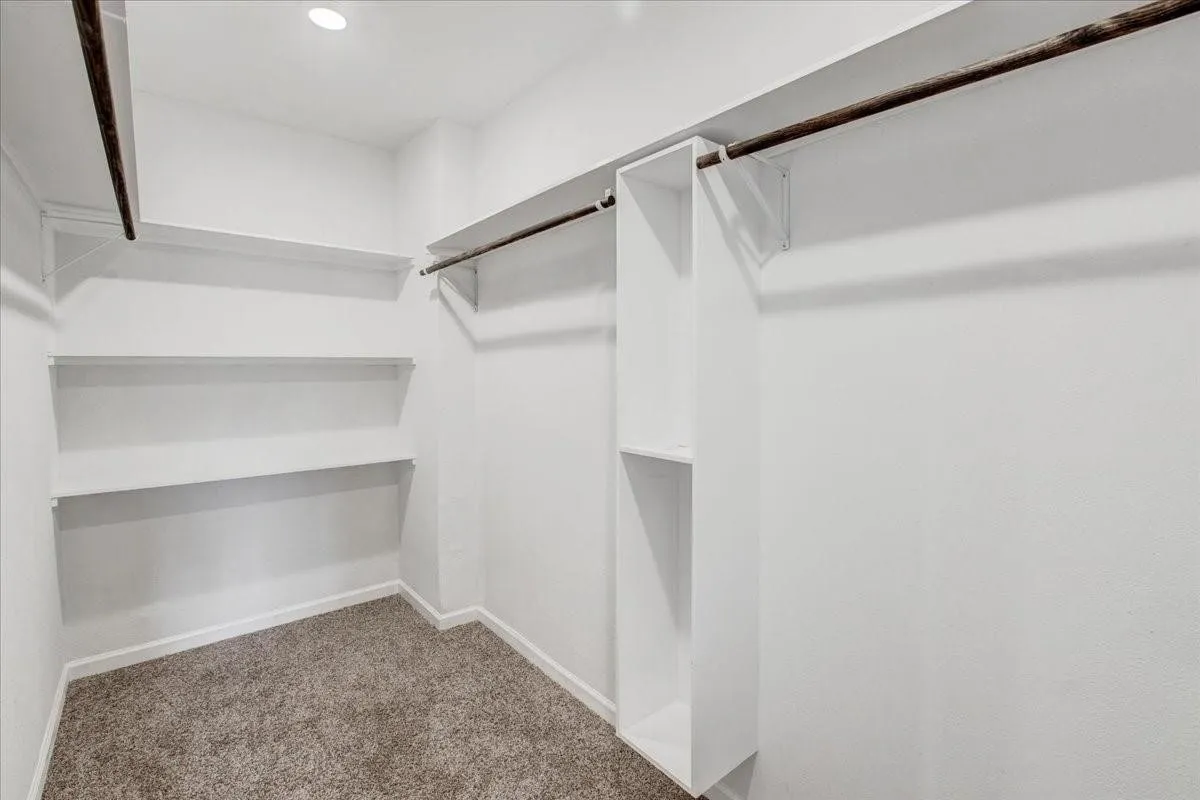 Single Family Residence For Rent in Collin County , 13632 Fm 981, Blue Ridge, Texas 75424, 4 Bedroom, 4 Bathroom, 2 Garage spaces, 3,558 Sqft, built in 1986, mls#21394668, Real Estate Agent in Blue Ridge, Homes For Rent in Collin county, Homes For Rent in Blue Ridge, Realtor in Blue Ridge Texas, Real Estate Brokerage Independent Realty Texas, Luminita Cordes Realtor