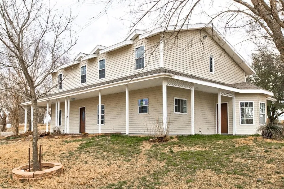 Single Family Residence For Rent in Collin County , 13632 Fm 981, Blue Ridge, Texas 75424, 4 Bedroom, 4 Bathroom, 2 Garage spaces, 3,558 Sqft, built in 1986, mls#21394668, Real Estate Agent in Blue Ridge, Homes For Rent in Collin county, Homes For Rent in Blue Ridge, Realtor in Blue Ridge Texas, Real Estate Brokerage Independent Realty Texas, Luminita Cordes Realtor