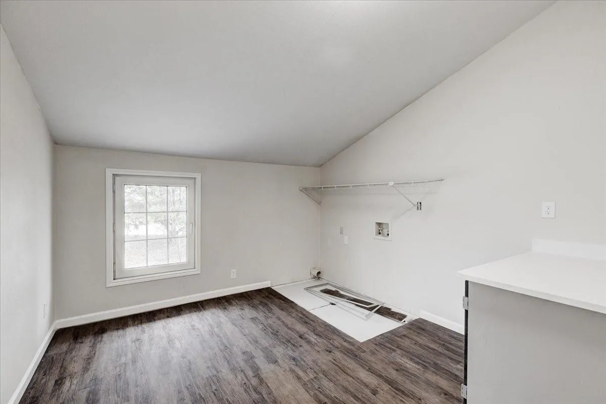 Single Family Residence For Rent in Collin County , 13632 Fm 981, Blue Ridge, Texas 75424, 4 Bedroom, 4 Bathroom, 2 Garage spaces, 3,558 Sqft, built in 1986, mls#21394668, Real Estate Agent in Blue Ridge, Homes For Rent in Collin county, Homes For Rent in Blue Ridge, Realtor in Blue Ridge Texas, Real Estate Brokerage Independent Realty Texas, Luminita Cordes Realtor