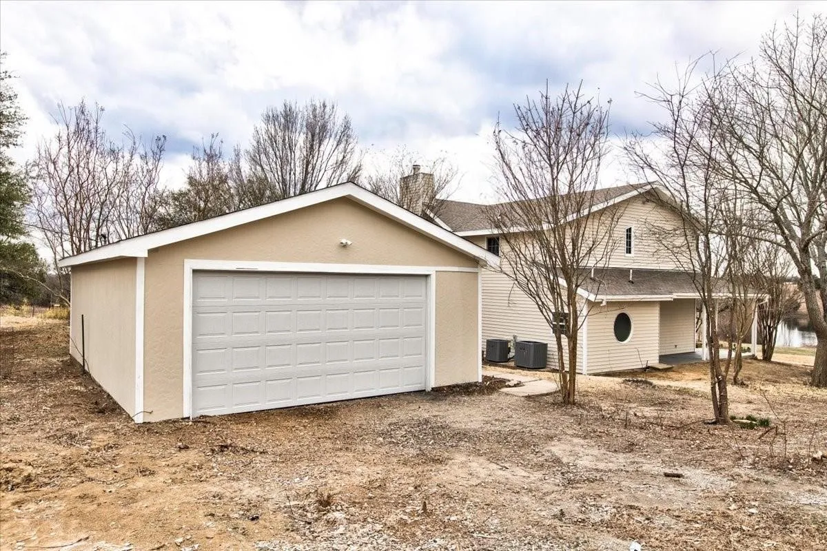 Single Family Residence For Rent in Collin County , 13632 Fm 981, Blue Ridge, Texas 75424, 4 Bedroom, 4 Bathroom, 2 Garage spaces, 3,558 Sqft, built in 1986, mls#21394668, Real Estate Agent in Blue Ridge, Homes For Rent in Collin county, Homes For Rent in Blue Ridge, Realtor in Blue Ridge Texas, Real Estate Brokerage Independent Realty Texas, Luminita Cordes Realtor