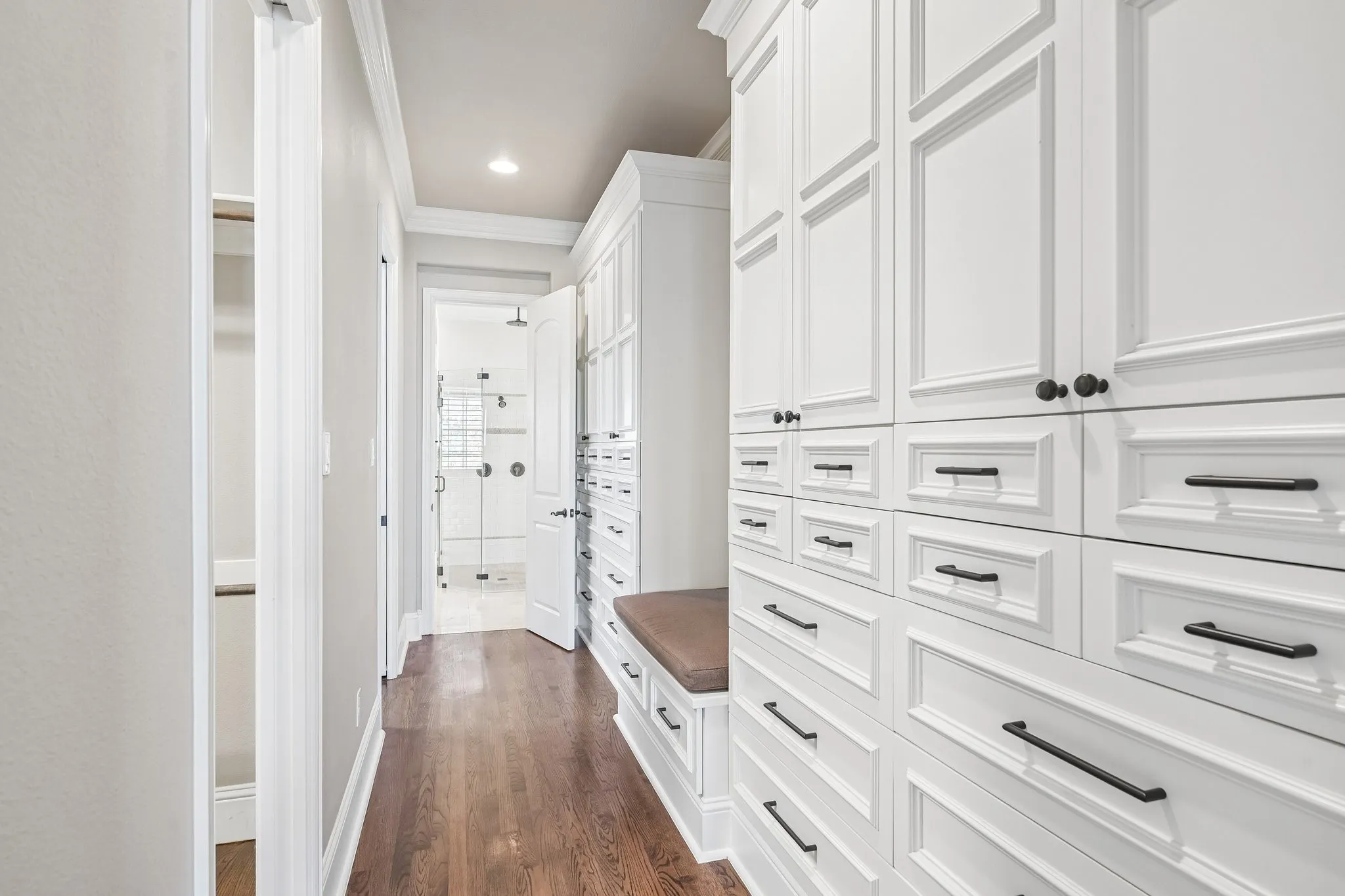 Single Family Residence For Sale in Denton County , 536 Longshore Drive, Little Elm, Texas 75068, 3 Bedroom, 4 Bathroom, 4 Garage spaces, 4,064 Sqft, built in 2013, mls#21394098, Real Estate Agent in Little Elm, Homes For Sale in Denton county, Homes For Sale in Little Elm, Realtor in Little Elm Texas, Real Estate Brokerage Independent Realty Texas, Luminita Cordes Realtor