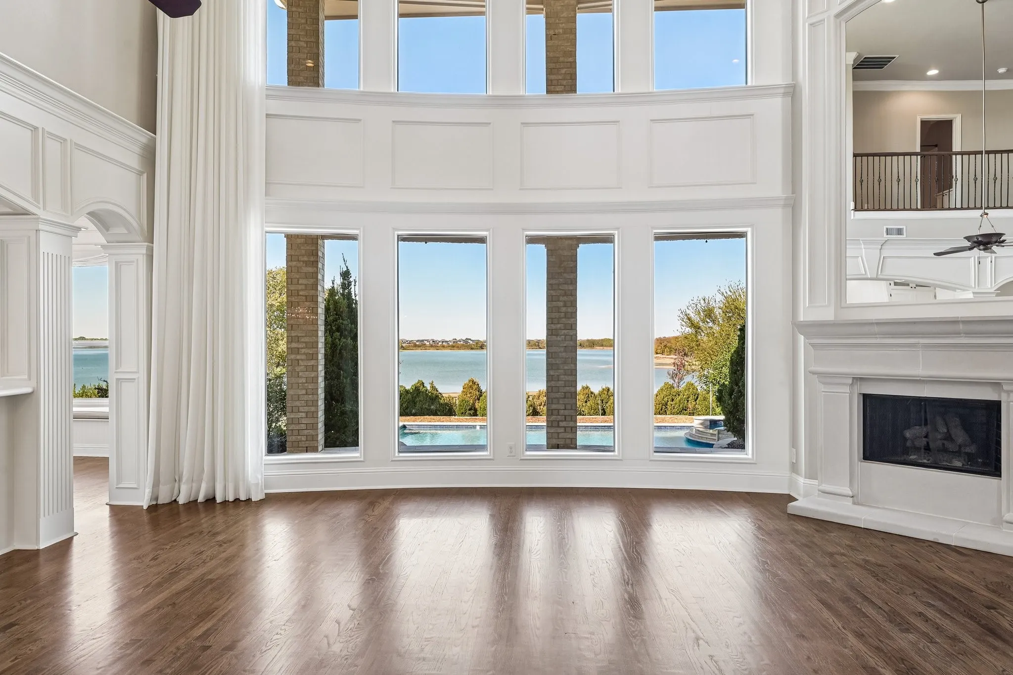 Single Family Residence For Sale in Denton County , 536 Longshore Drive, Little Elm, Texas 75068, 3 Bedroom, 4 Bathroom, 4 Garage spaces, 4,064 Sqft, built in 2013, mls#21394098, Real Estate Agent in Little Elm, Homes For Sale in Denton county, Homes For Sale in Little Elm, Realtor in Little Elm Texas, Real Estate Brokerage Independent Realty Texas, Luminita Cordes Realtor