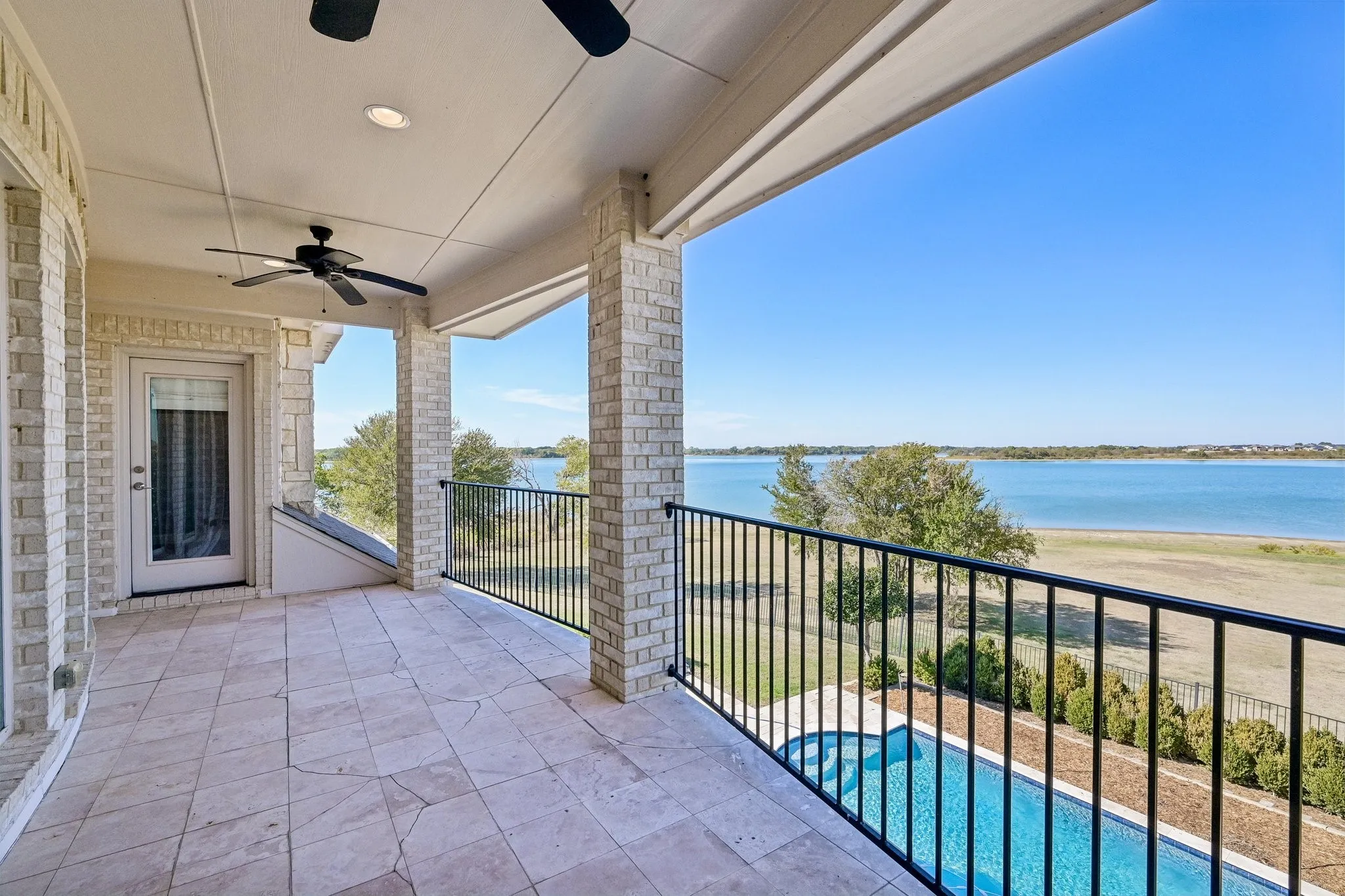 Single Family Residence For Sale in Denton County , 536 Longshore Drive, Little Elm, Texas 75068, 3 Bedroom, 4 Bathroom, 4 Garage spaces, 4,064 Sqft, built in 2013, mls#21394098, Real Estate Agent in Little Elm, Homes For Sale in Denton county, Homes For Sale in Little Elm, Realtor in Little Elm Texas, Real Estate Brokerage Independent Realty Texas, Luminita Cordes Realtor