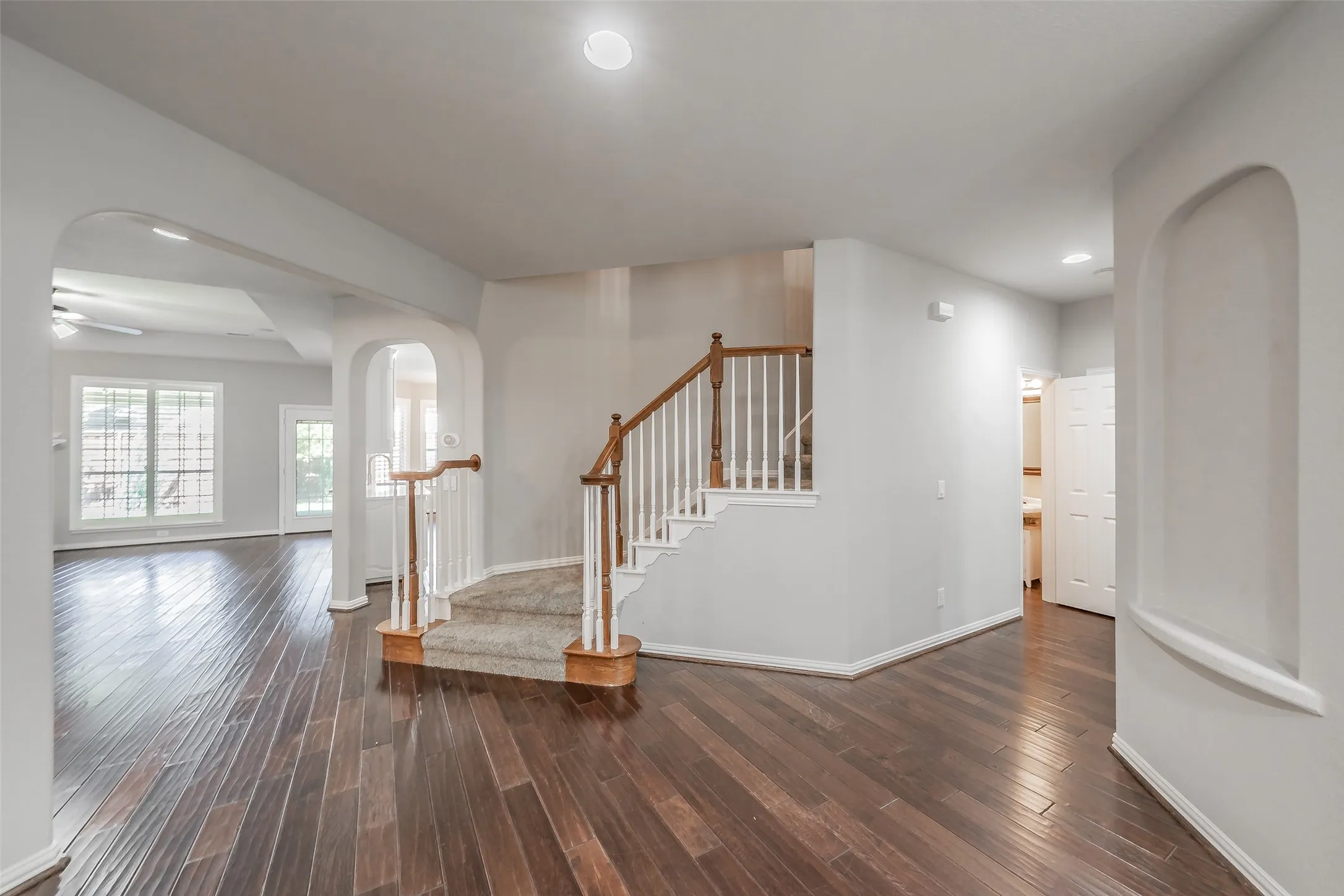 Single Family Residence For Rent in Dallas County , 113 Woodland Cove, Coppell, Texas 75019, 4 Bedroom, 4 Bathroom, 2 Garage spaces, 3,510 Sqft, built in 1999, mls#21394560, Real Estate Agent in Coppell, Homes For Rent in Dallas county, Homes For Rent in Coppell, Realtor in Coppell Texas, Real Estate Brokerage Independent Realty Texas, Luminita Cordes Realtor
