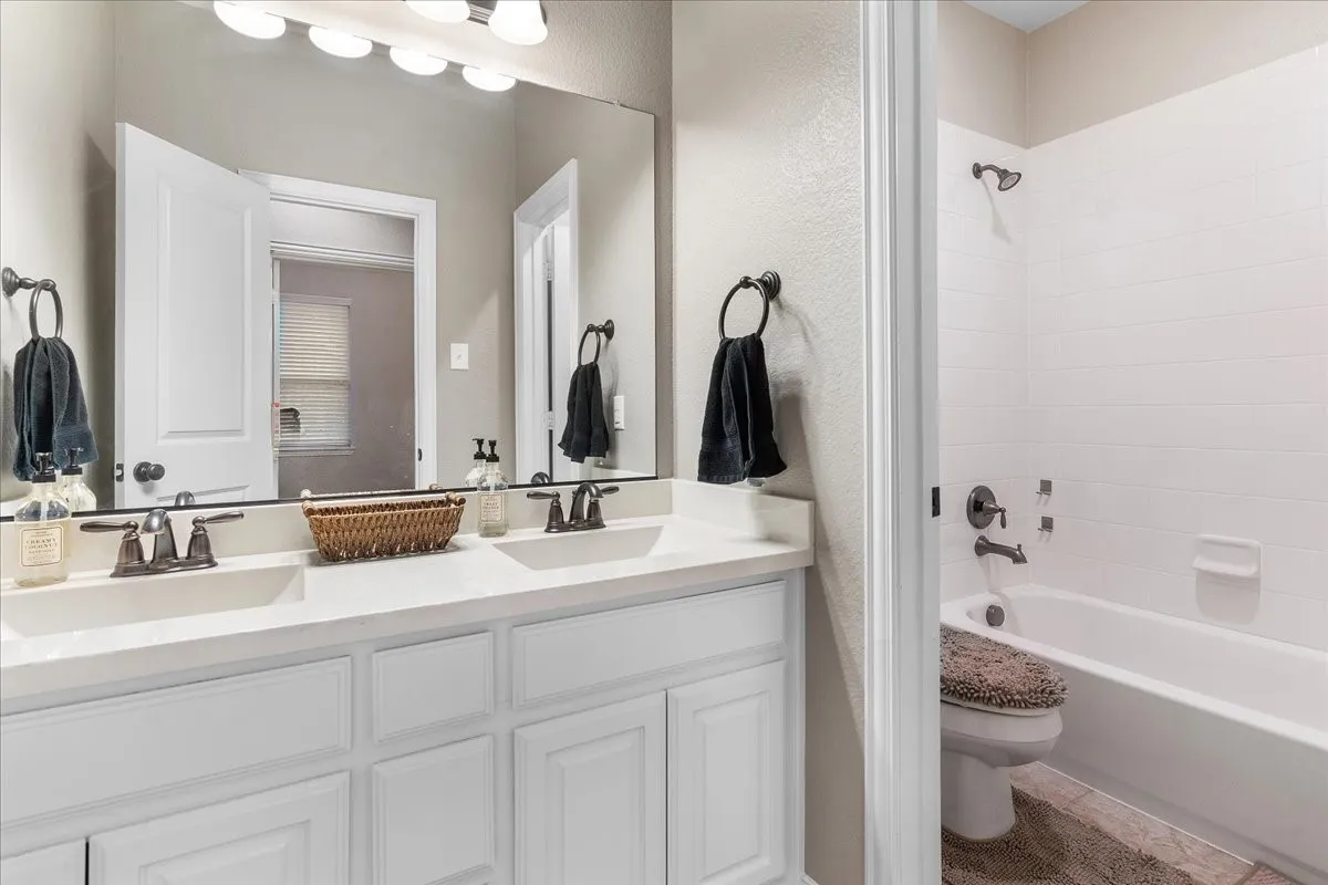 Single Family Residence For Rent in Collin County , 5621 Fringetree Drive, Mc Kinney, Texas 75071, 5 Bedroom, 4 Bathroom, 2 Garage spaces, 3,335 Sqft, built in 2015, mls#21394677, Real Estate Agent in Mc Kinney, Homes For Rent in Collin county, Homes For Rent in Mc Kinney, Realtor in Mc Kinney Texas, Real Estate Brokerage Independent Realty Texas, Luminita Cordes Realtor