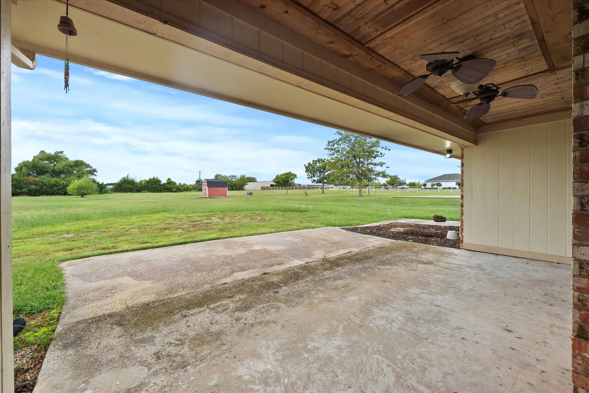 Single Family Residence For Sale in Rockwall County , 813 Zion Hill Circle, Rockwall, Texas 75087, 4 Bedroom, 2 Bathroom, 2 Garage spaces, 1,815 Sqft, built in 1984, mls#21394663, Real Estate Agent in Rockwall, Homes For Sale in Rockwall county, Homes For Sale in Rockwall, Realtor in Rockwall Texas, Real Estate Brokerage Independent Realty Texas, Luminita Cordes Realtor